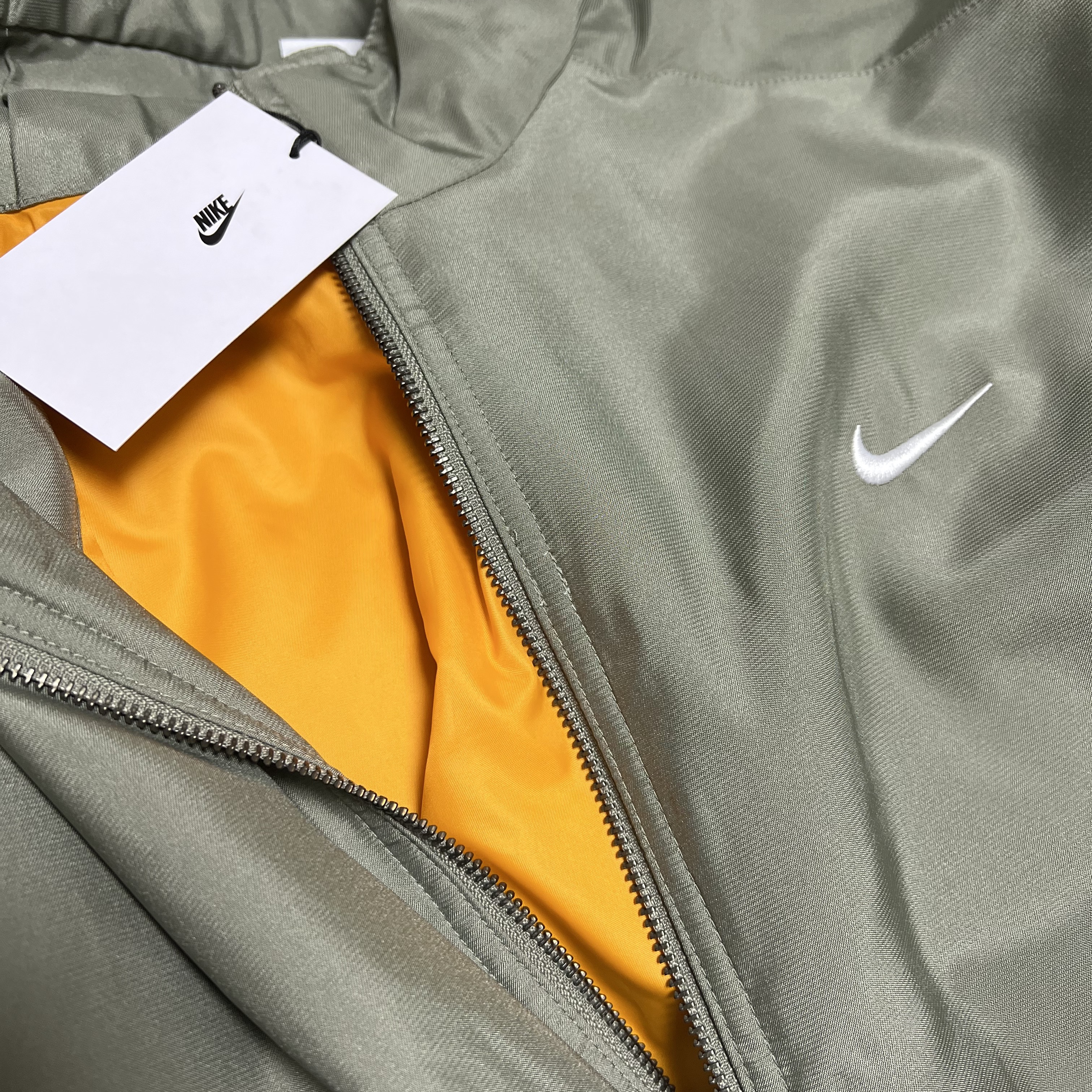 Nike NRG Solo Swoosh Satin Bomber Jacket Light Army - US/EU 착용 스타일