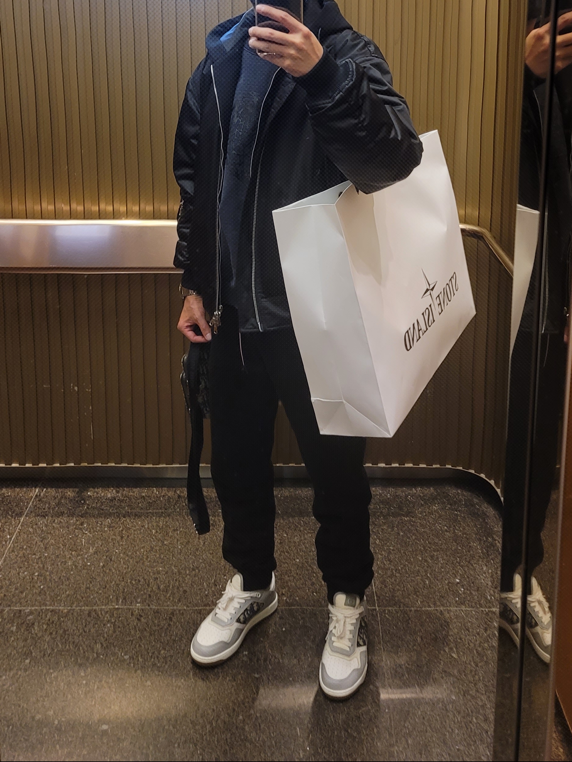 Dior B27 Low-Top Sneakers Gray 착용 스타일