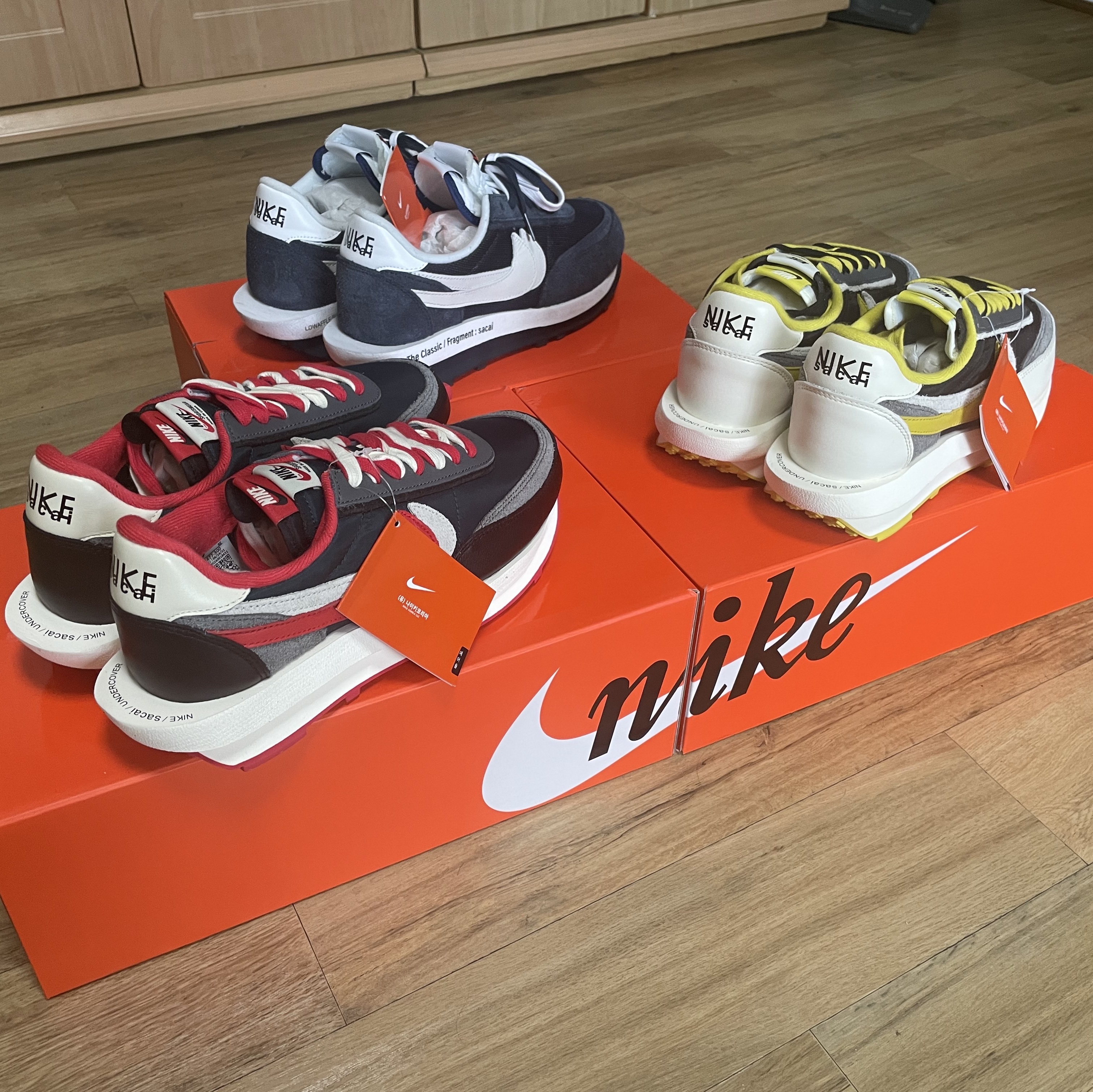 Nike x Sacai x Undercover LDWaffle Black Bright Citron, Nike x Sacai x Undercover LDWaffle Midnight Spruce University Red 착용 스타일