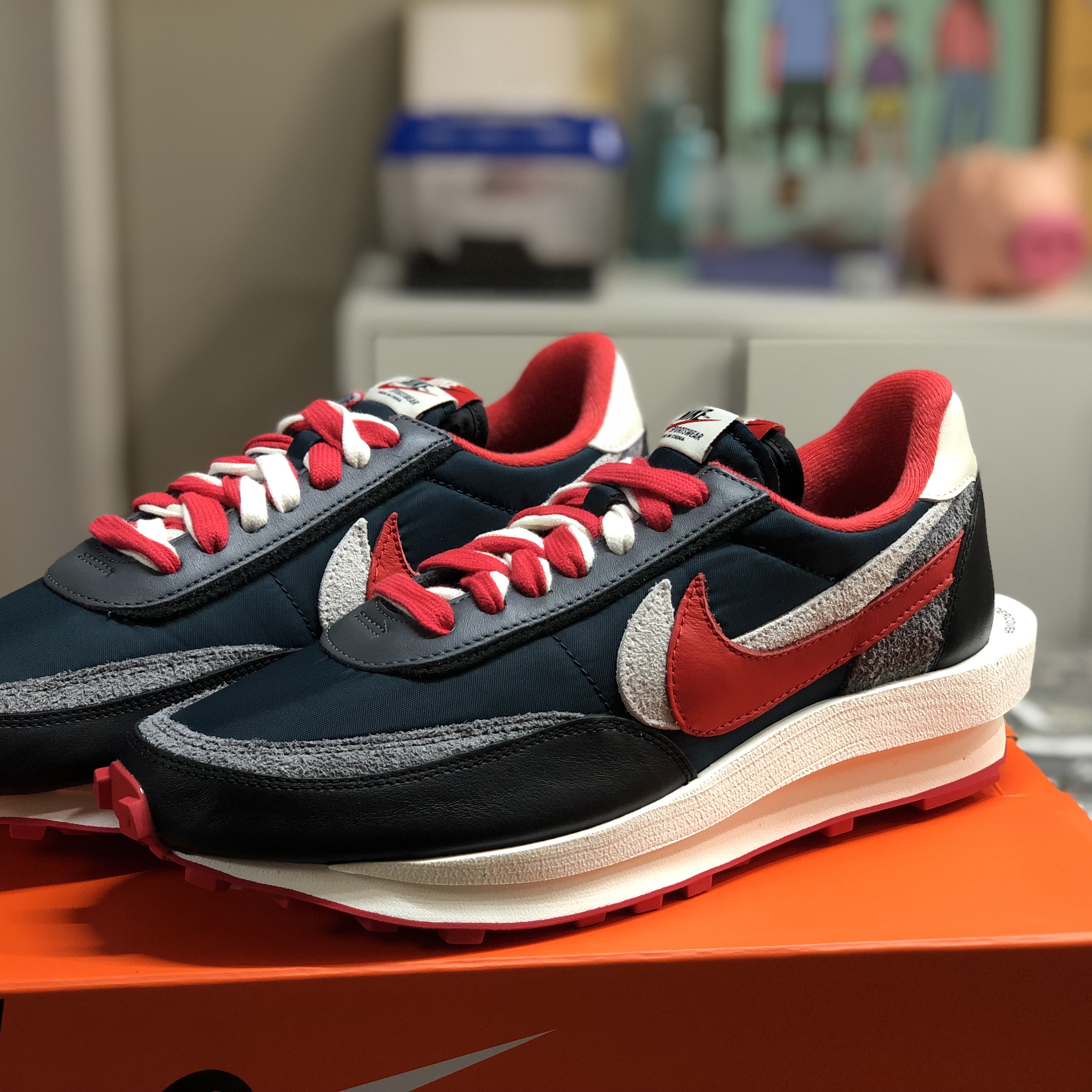Nike x Sacai x Undercover LDWaffle Midnight Spruce University Red 착용 스타일