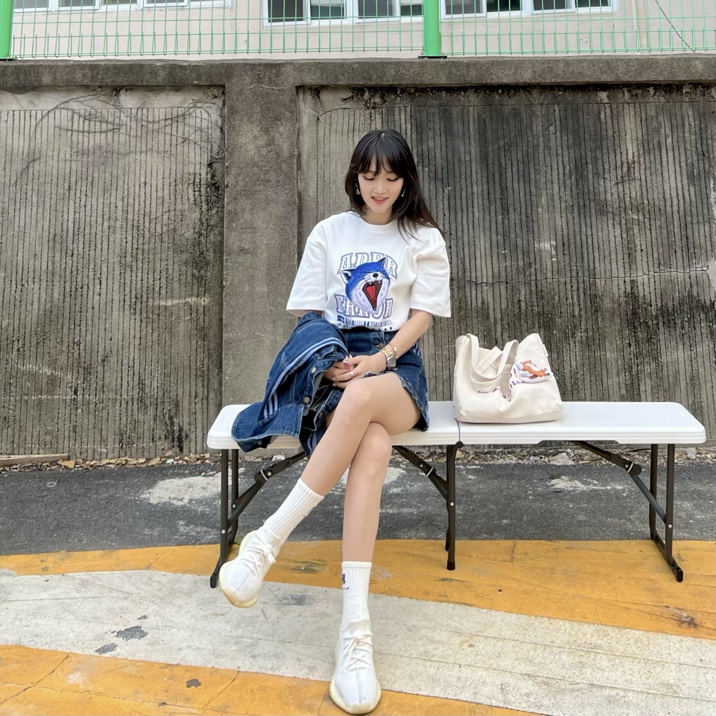 Maison Kitsune x Ader Error Yawn Fox T-Shirt Off White 착용 스타일 - 4