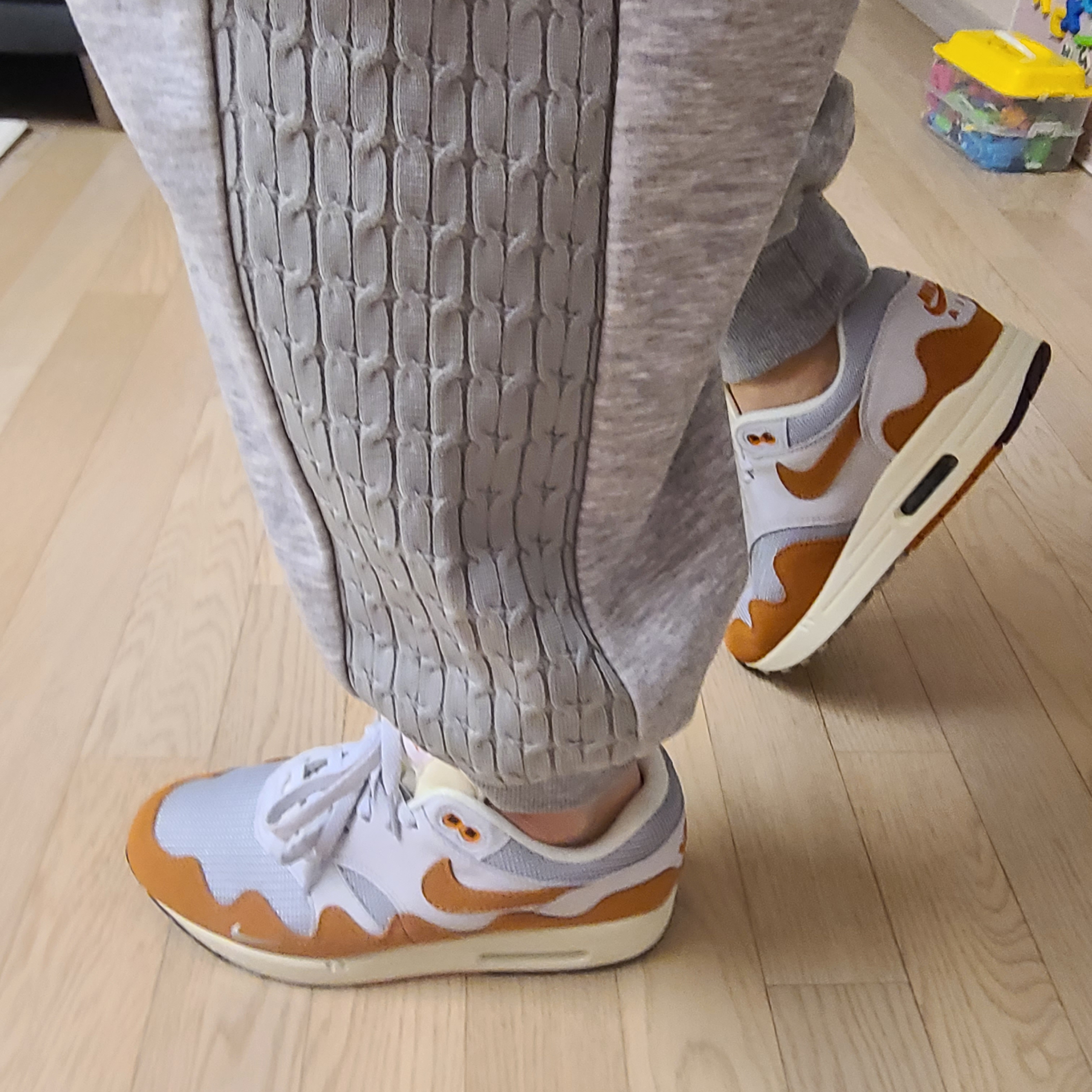 Nike x Patta Air Max 1 Monarch 착용 스타일 - 3