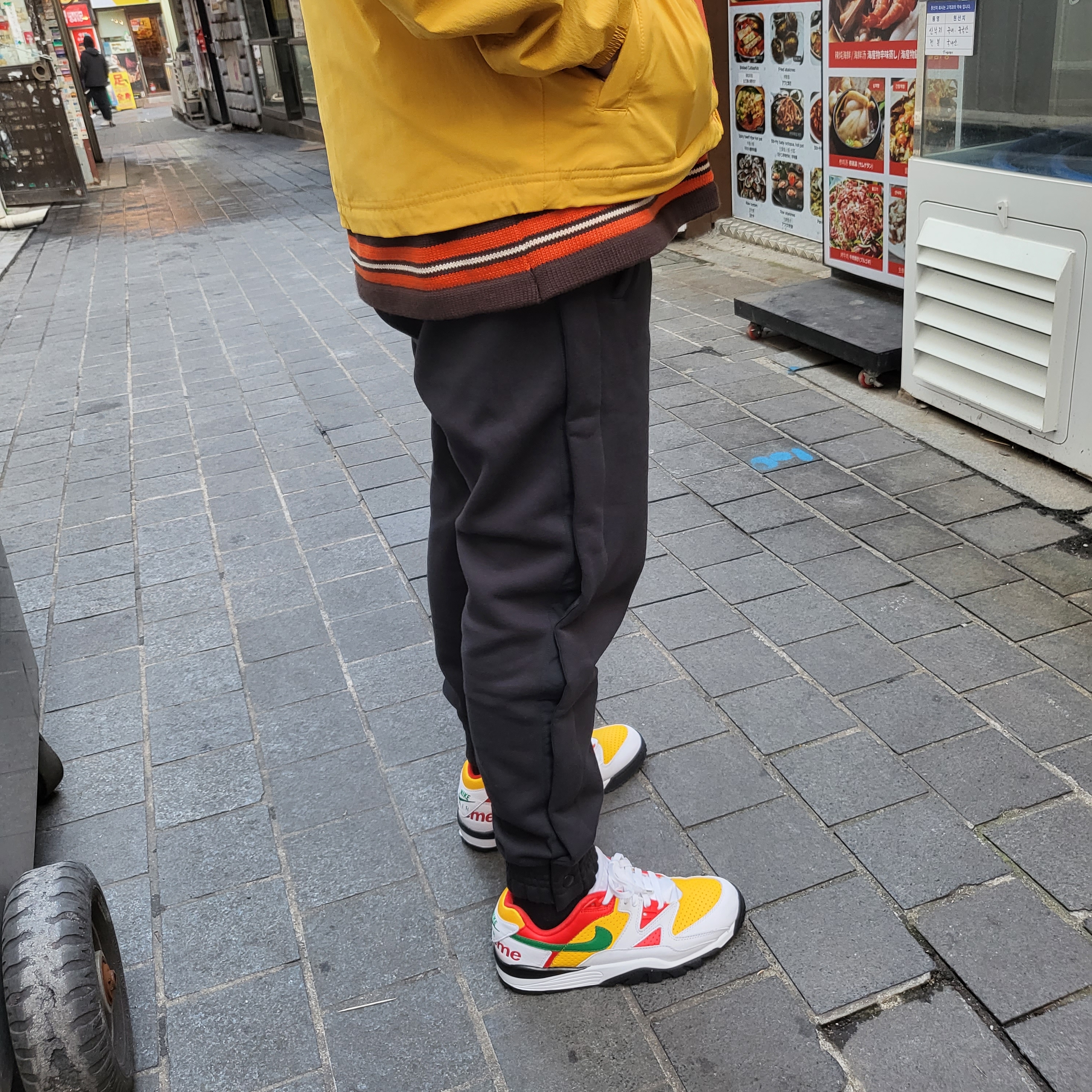 Nike x Supreme Air Cross Trainer 3 Low White 착용 스타일 - 4
