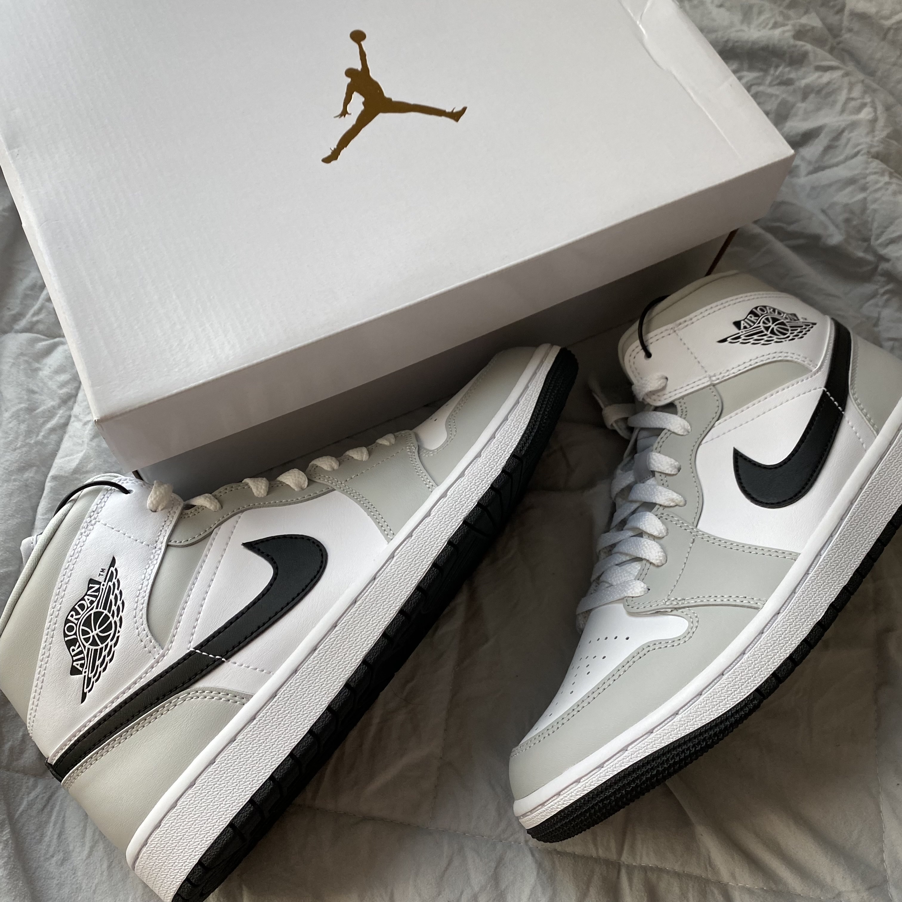 (W) Jordan 1 Mid Grey Fog 착용 스타일