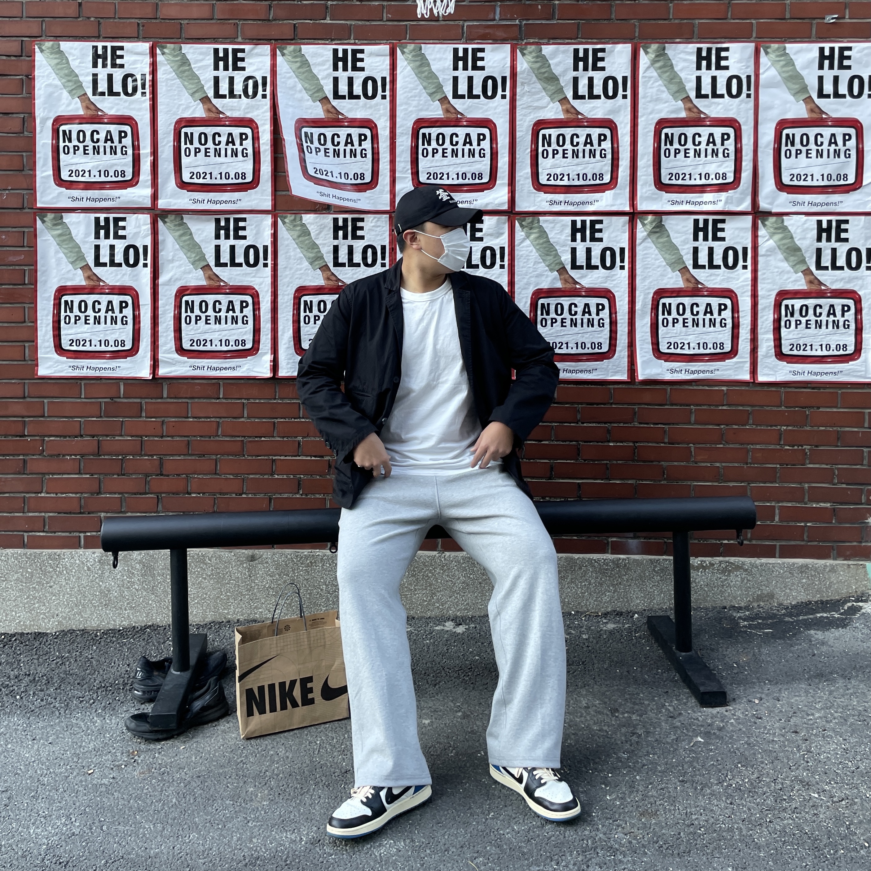Jordan 1 x Travis Scott x Fragment Retro Low OG SP Military Blue, Darkr8m Studio Busan Silver Logo Cap 착용 스타일 - 1