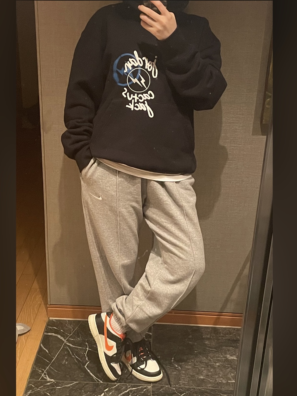 Stussy One World T-Shirt White, (GS) Nike Dunk Low PRM Halloween 착용 스타일 - 3