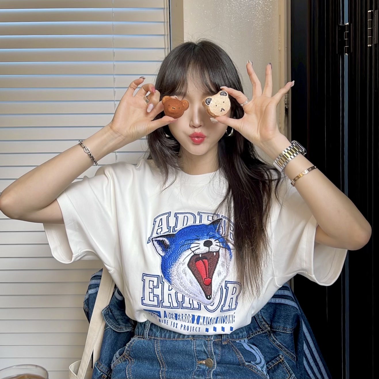 Maison Kitsune x Ader Error Yawn Fox T-Shirt Off White 착용 스타일 - 2