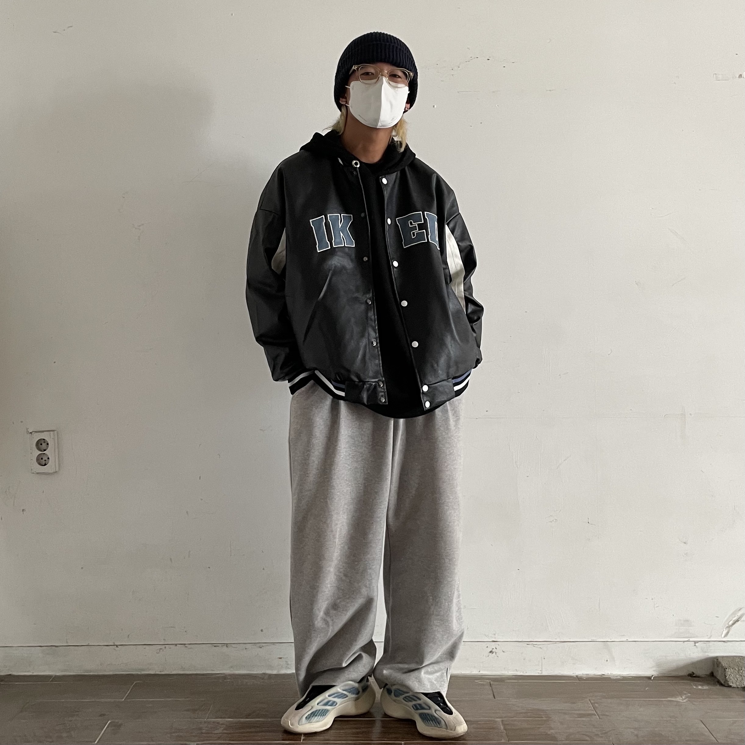 Jordan 1 Mid White Shadow, Adidas Yeezy 700 V3 Kyanite 착용 스타일 - 4