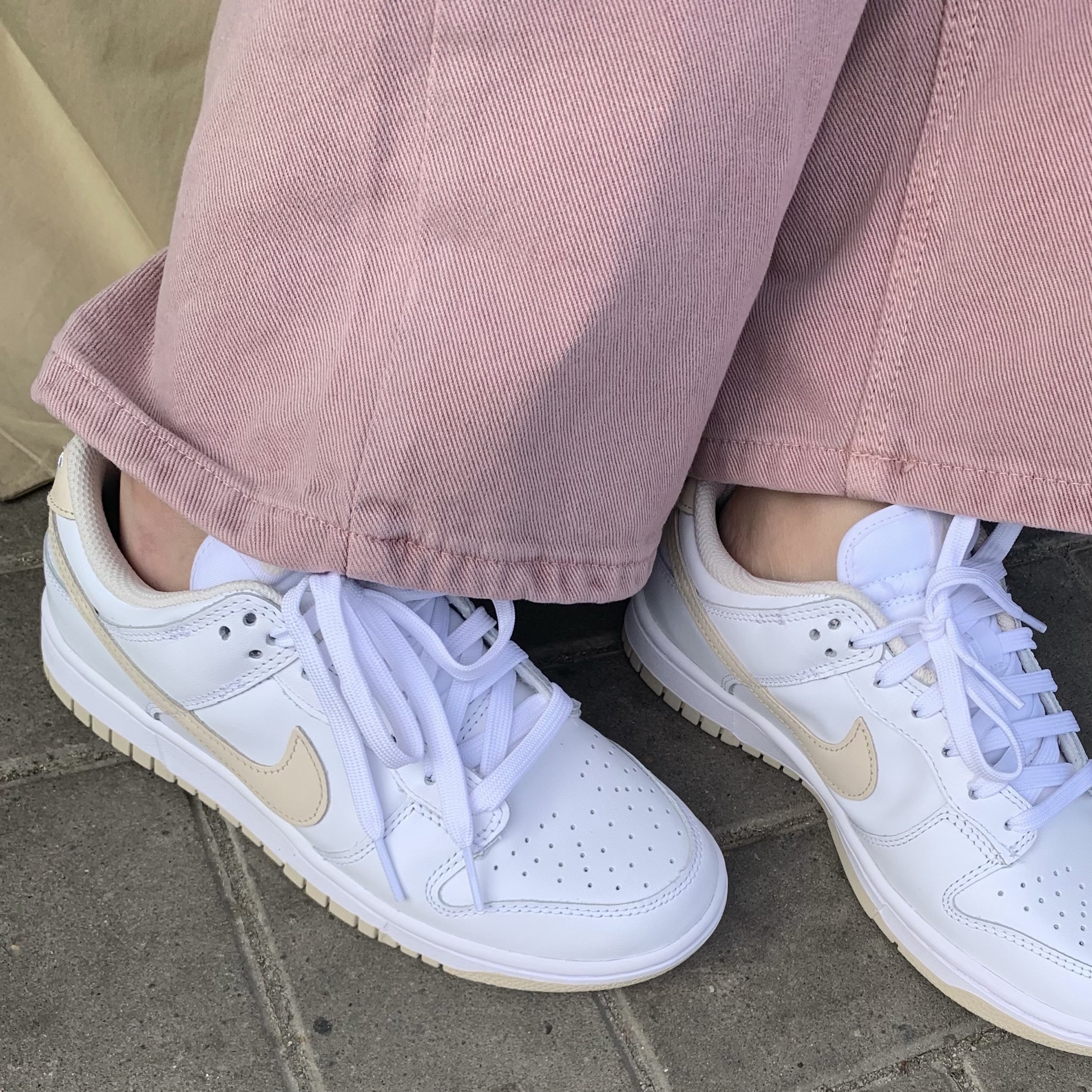 (W) Nike Dunk Low Pearl White 착용 스타일