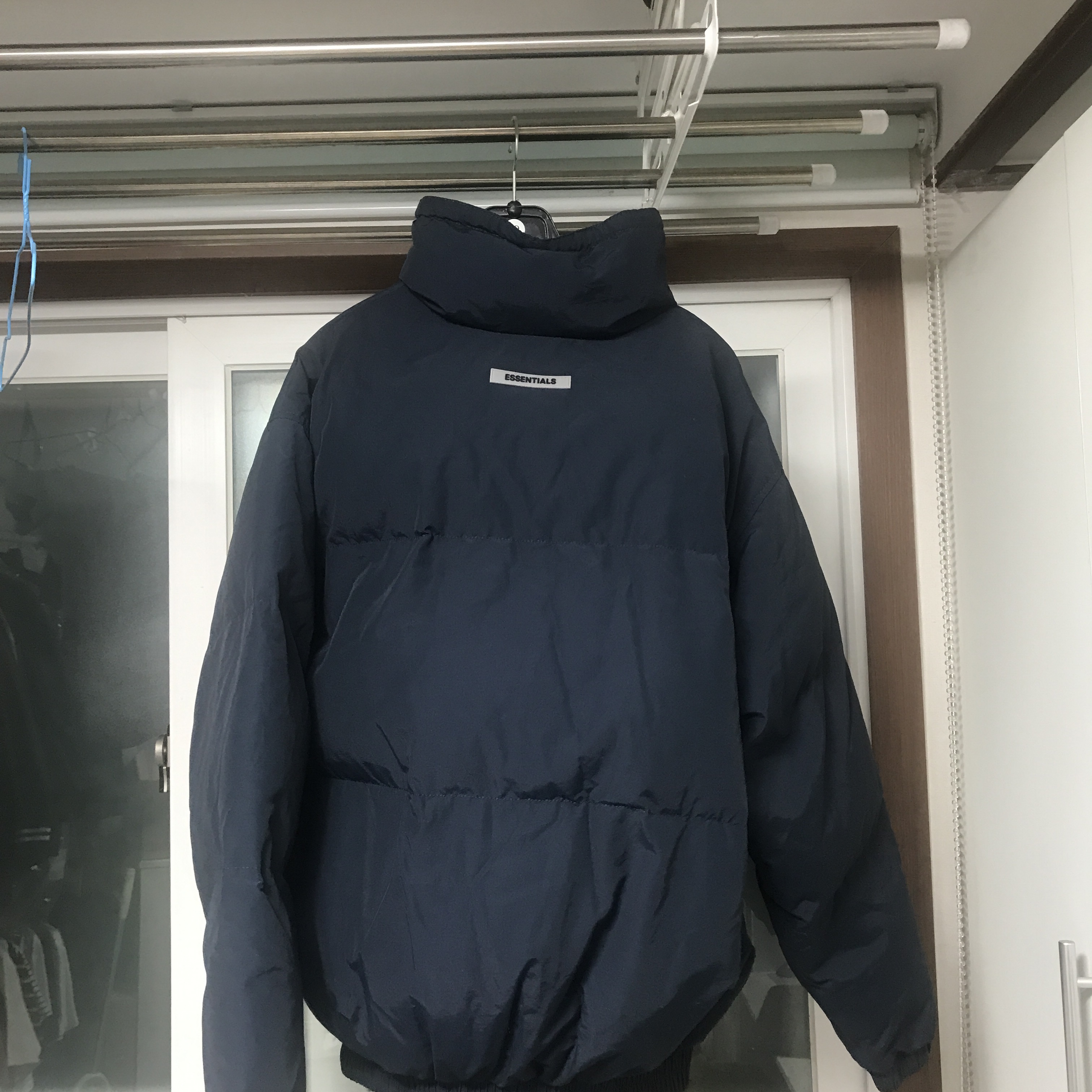 Essentials Puffer Jacket Navy/Dark Navy - Ssense Exclusive 착용 스타일 - 3