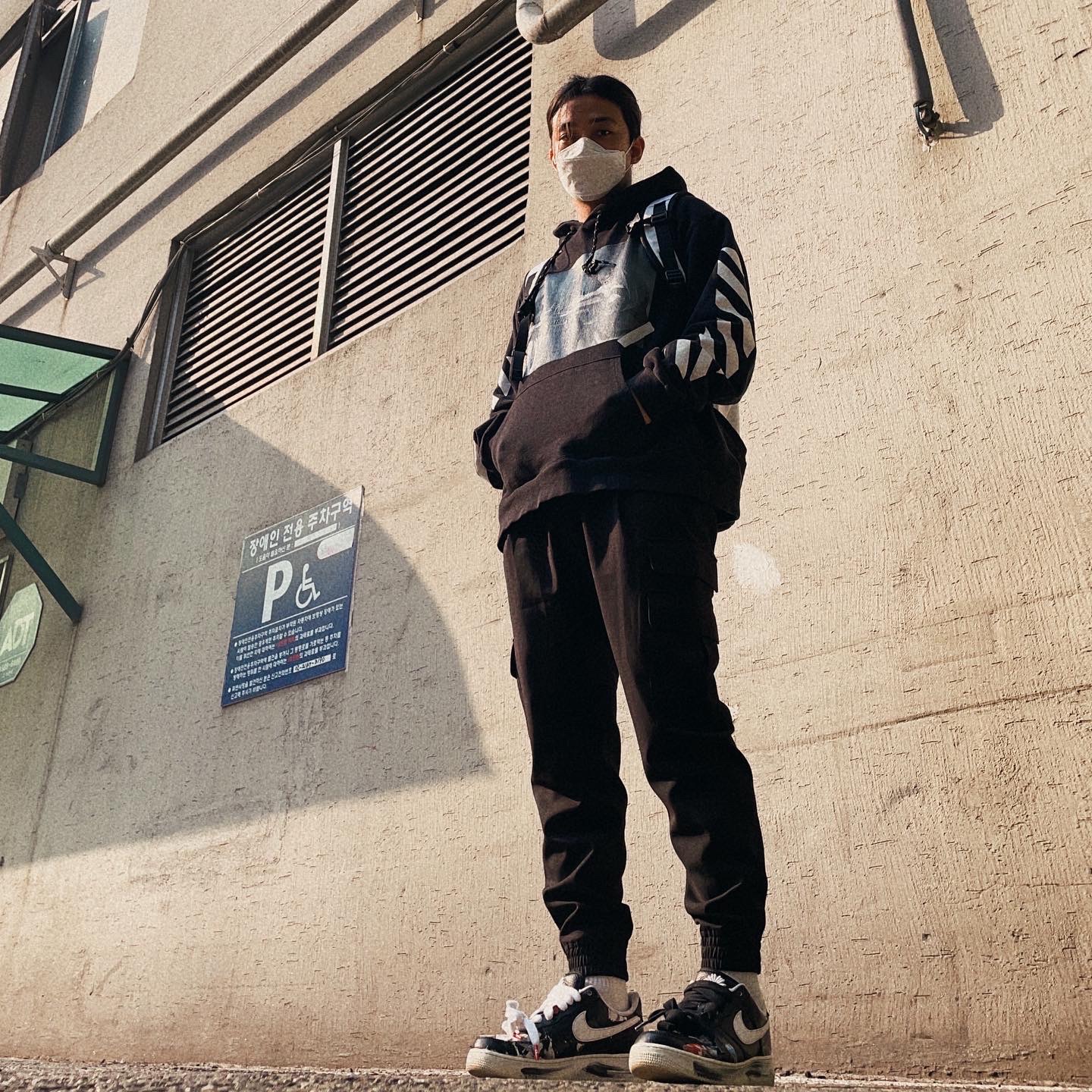 Nike x Peaceminusone Air Force 1 Low Para-Noise 착용 스타일