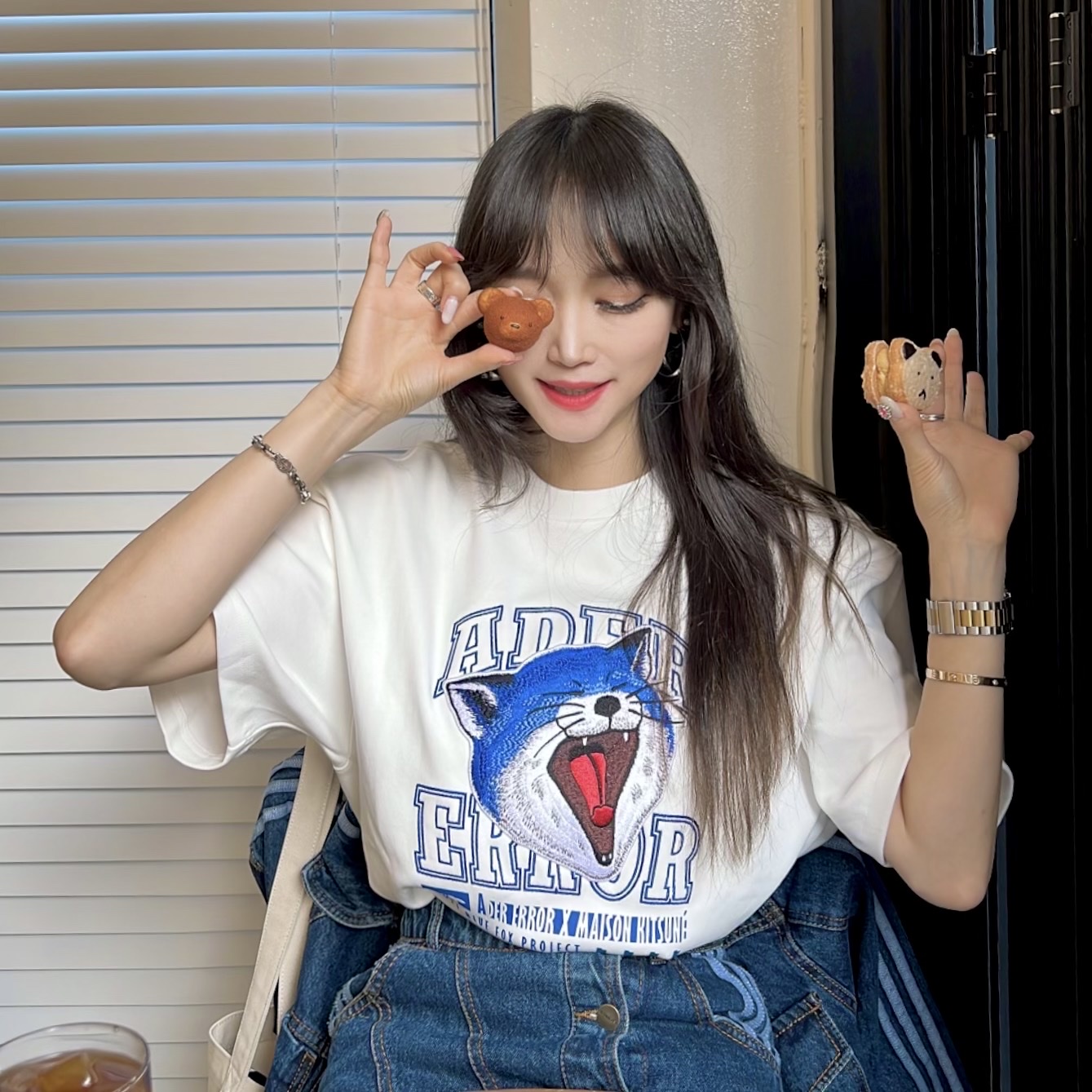Maison Kitsune x Ader Error Yawn Fox T-Shirt Off White 착용 스타일 - 1