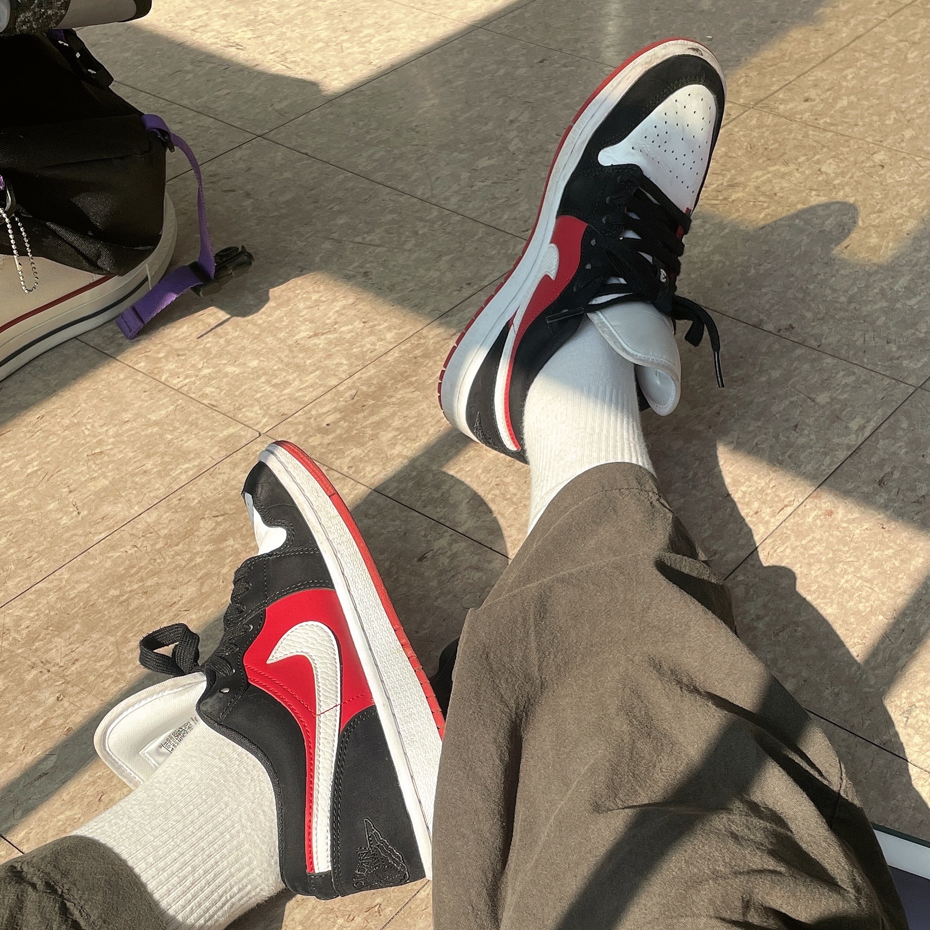(W) Jordan 1 Low Gym Red Black White 착용 스타일