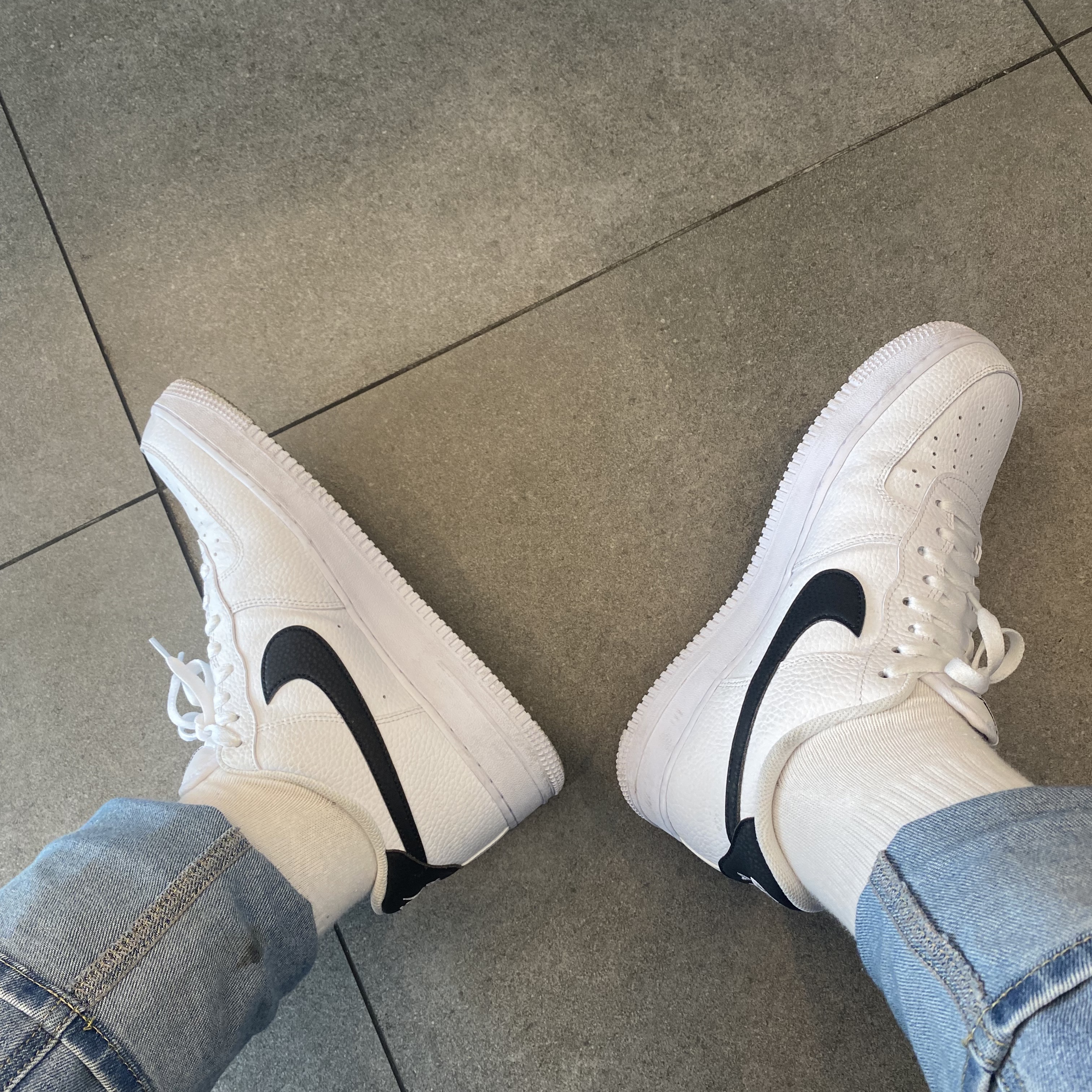 Nike Air Force 1 '07 White Black 착용 스타일