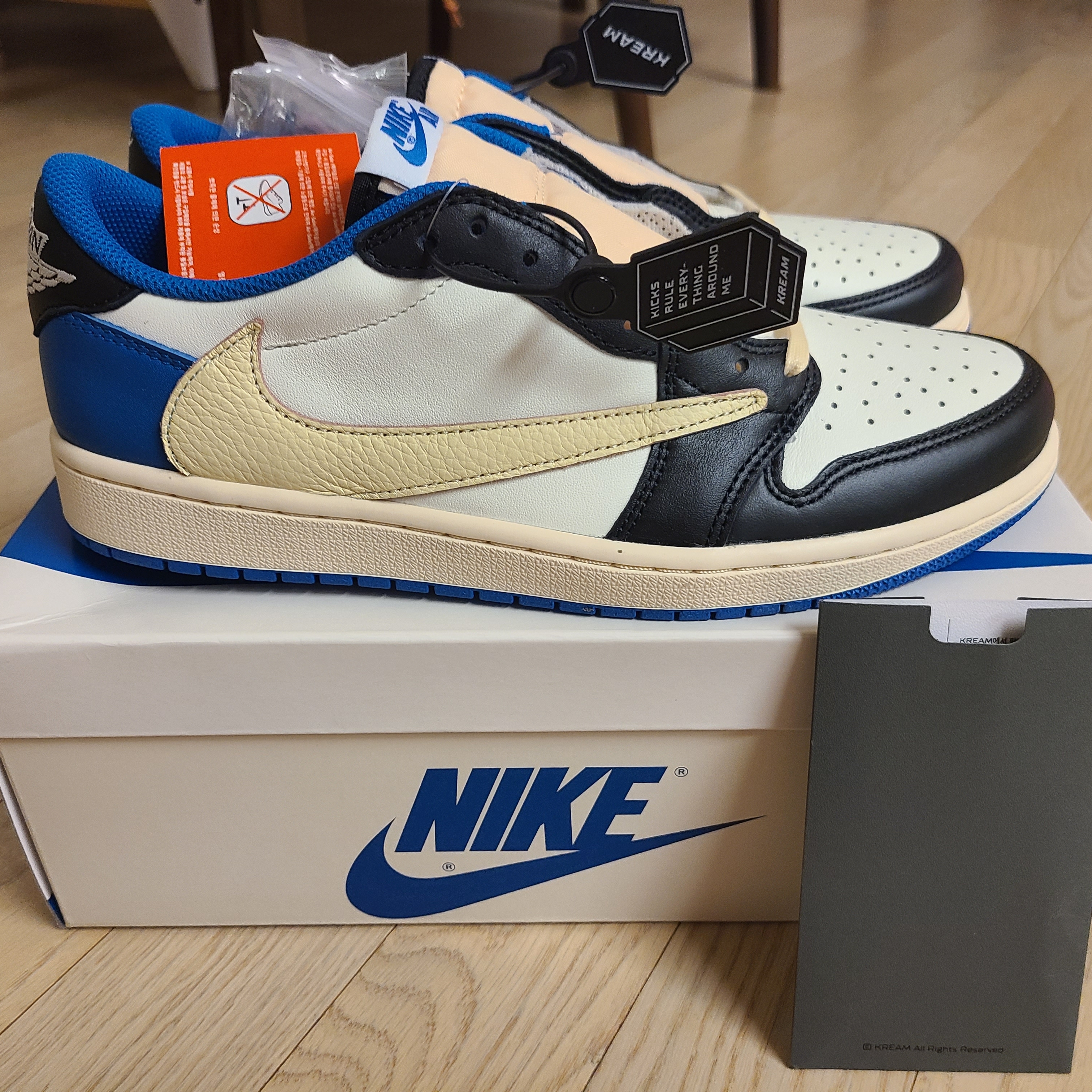 Jordan 1 x Travis Scott x Fragment Retro Low OG SP Military Blue, Nike x Patta Air Max 1 Monarch 착용 스타일 - 3