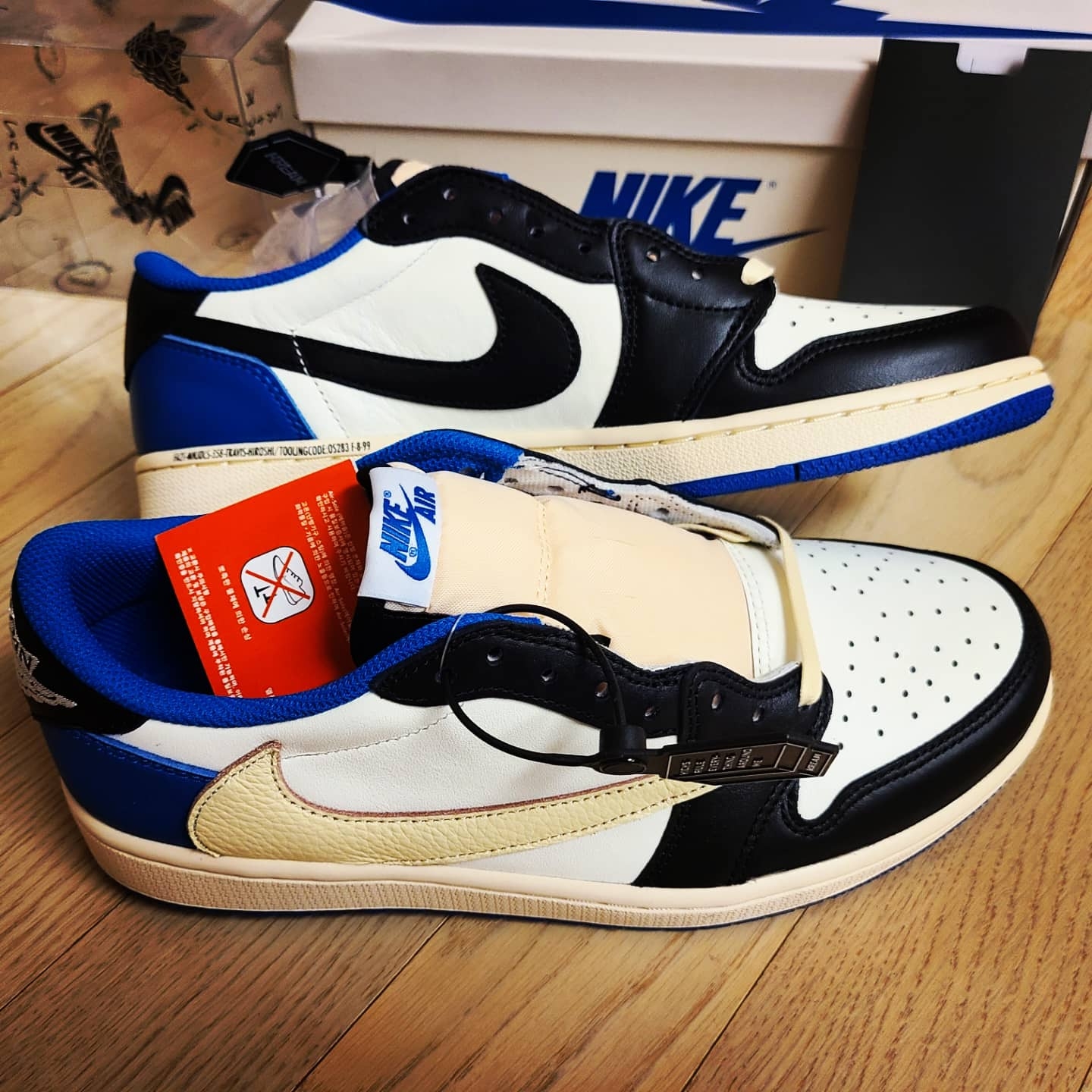 Jordan 1 x Travis Scott x Fragment Retro Low OG SP Military Blue, Nike x Patta Air Max 1 Monarch 착용 스타일 - 2