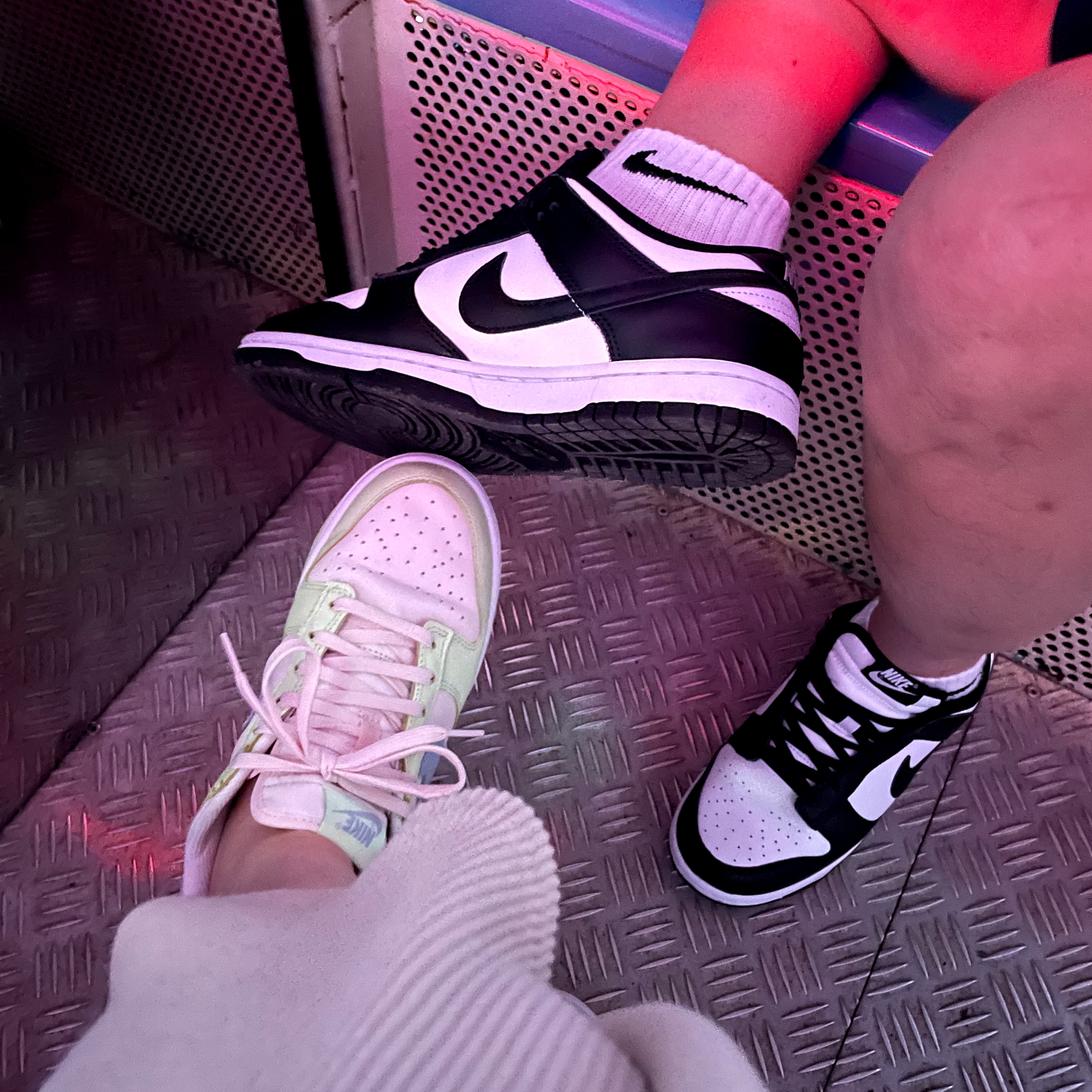 Nike Dunk Low Retro Black, (W) Nike Dunk Low Light Soft Pink 착용 스타일