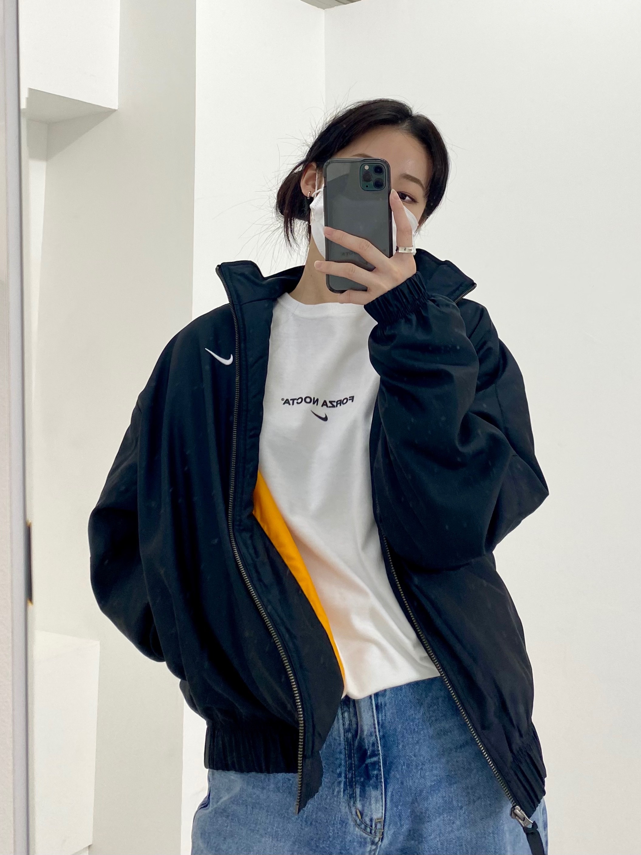 Nike NRG Solo Swoosh Satin Bomber Jacket Black Kumquat - Asia, Nike NRG Solo Swoosh Satin Bomber Jacket Black Kumquat - US/EU 착용 스타일 - 2