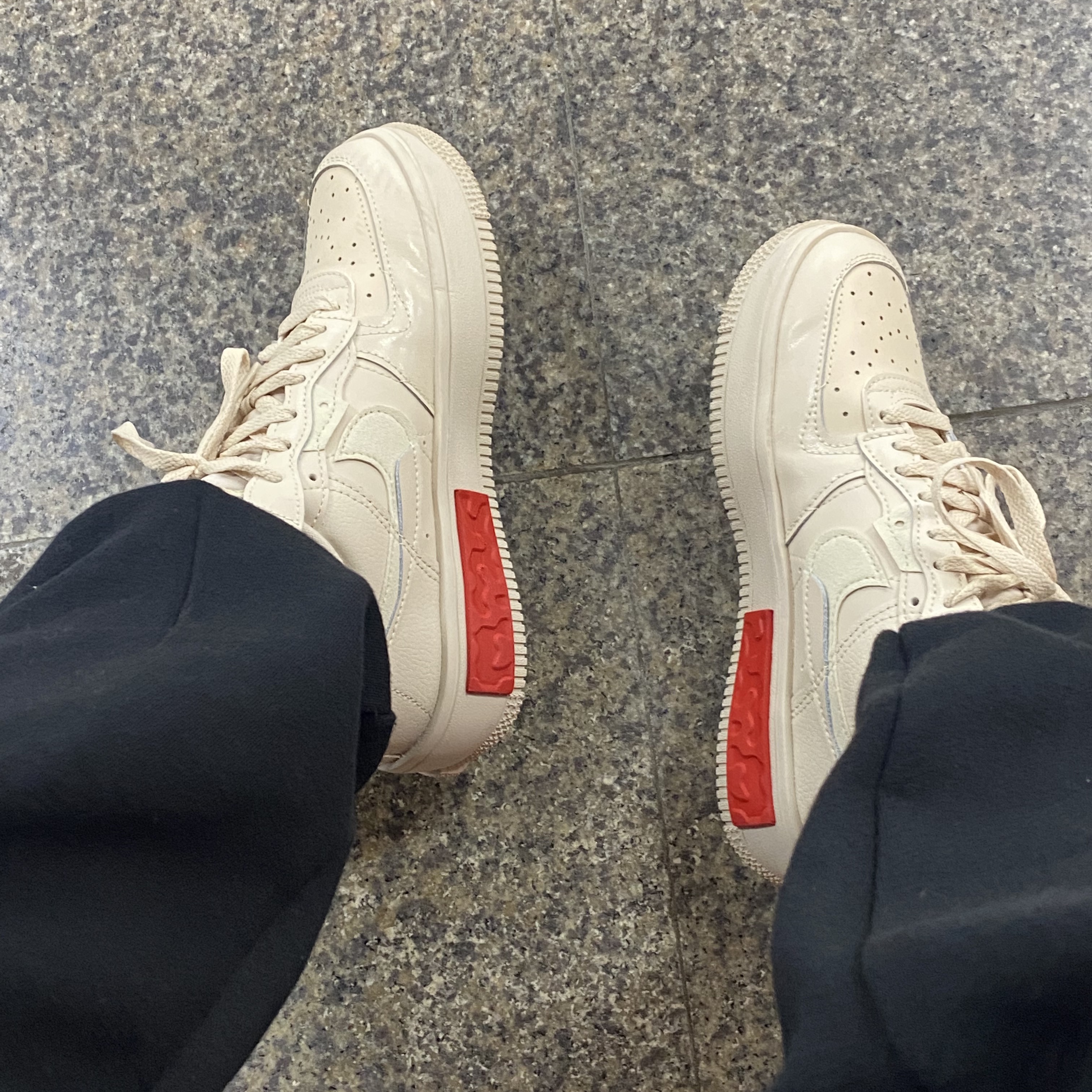 (W) Nike Air Force 1 Fontanka Pearl White 착용 스타일