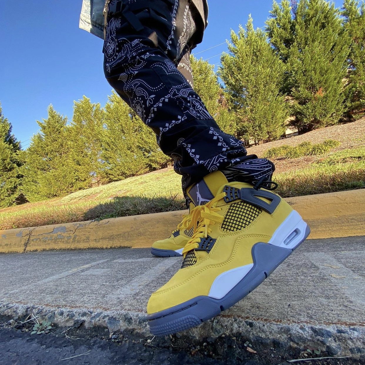 Jordan 4 Retro Tour Yellow 착용 스타일 - 1