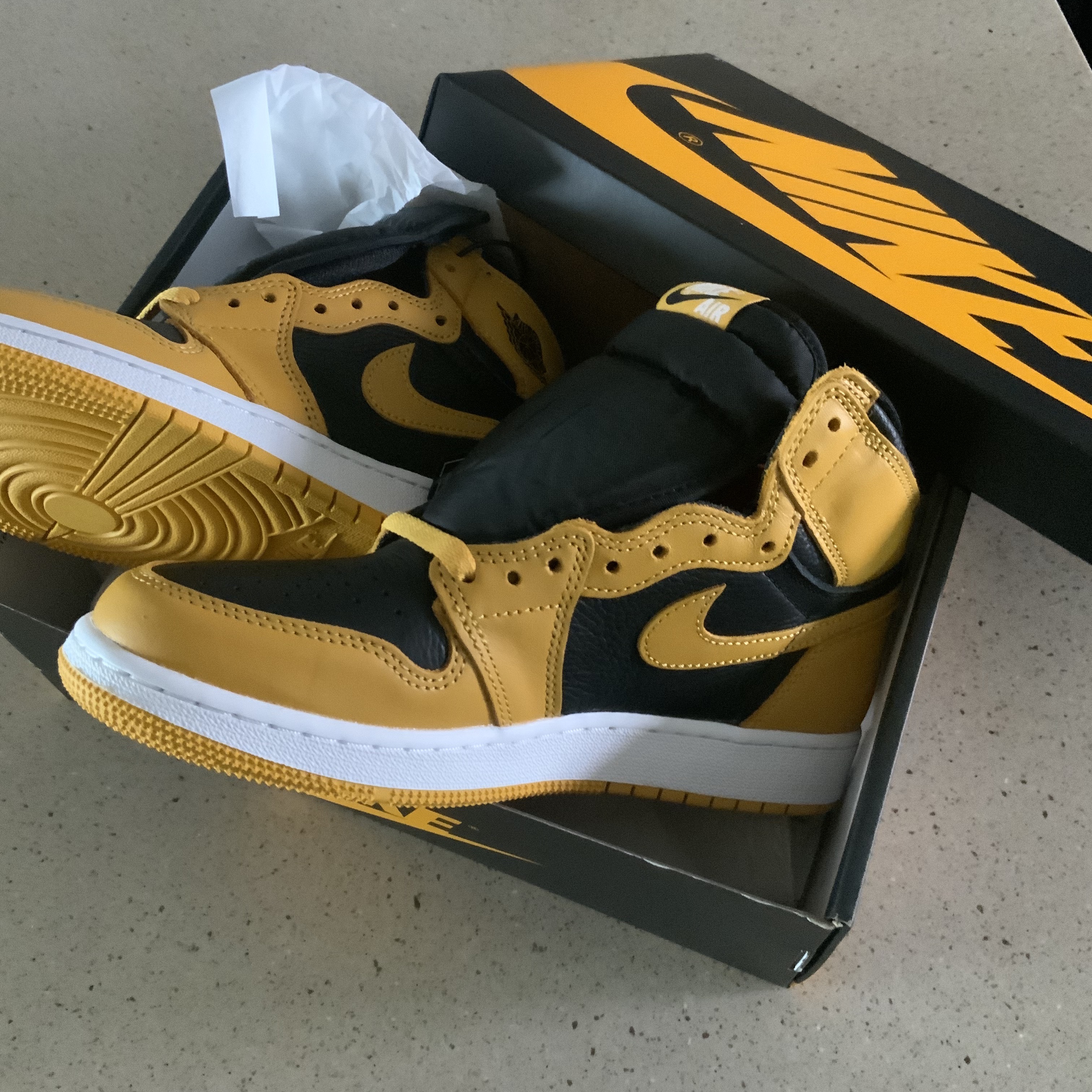 Jordan 1 Retro High OG Pollen 착용 스타일 - 1