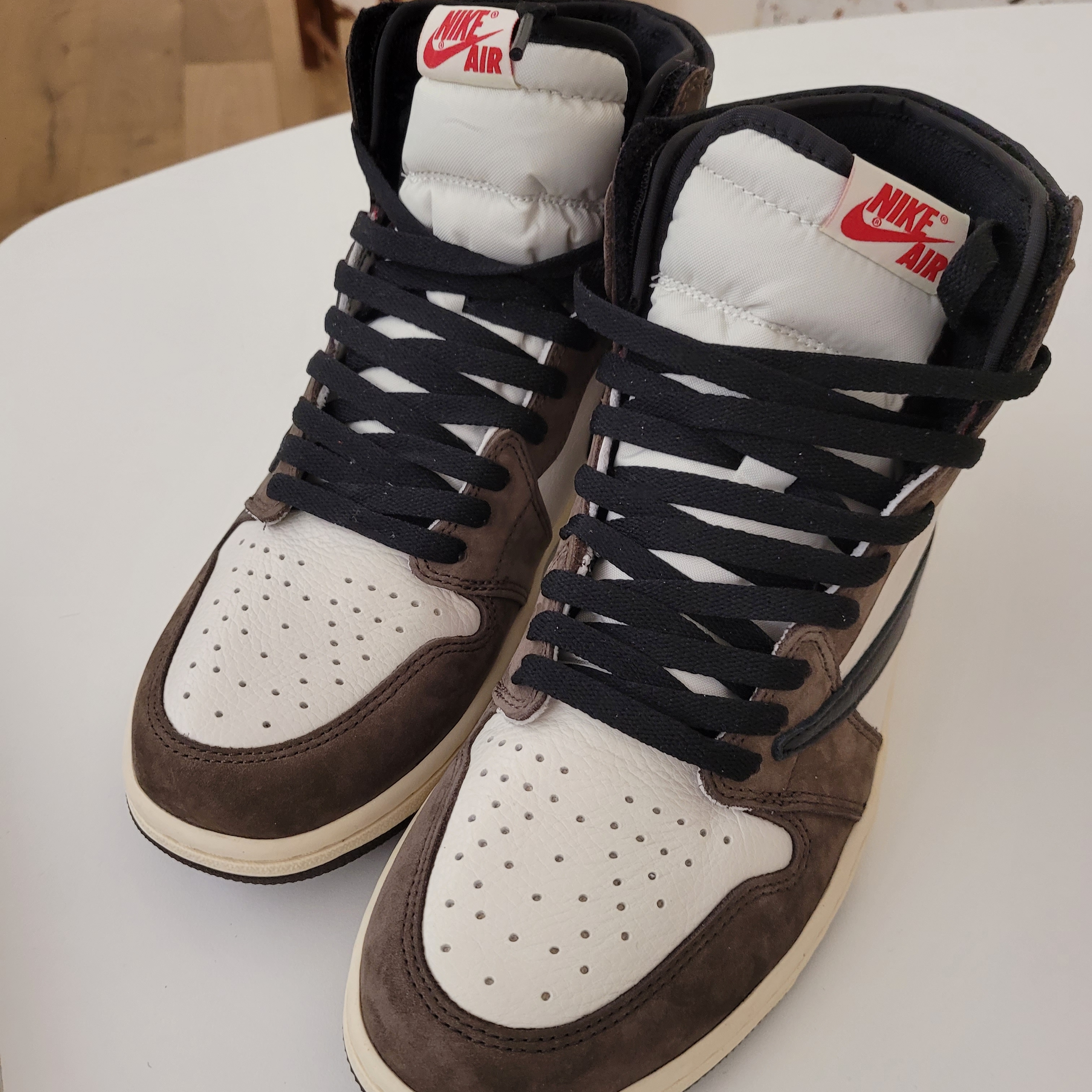 Jordan 1 x Travis Scott Retro High OG SP Mocha 착용 스타일