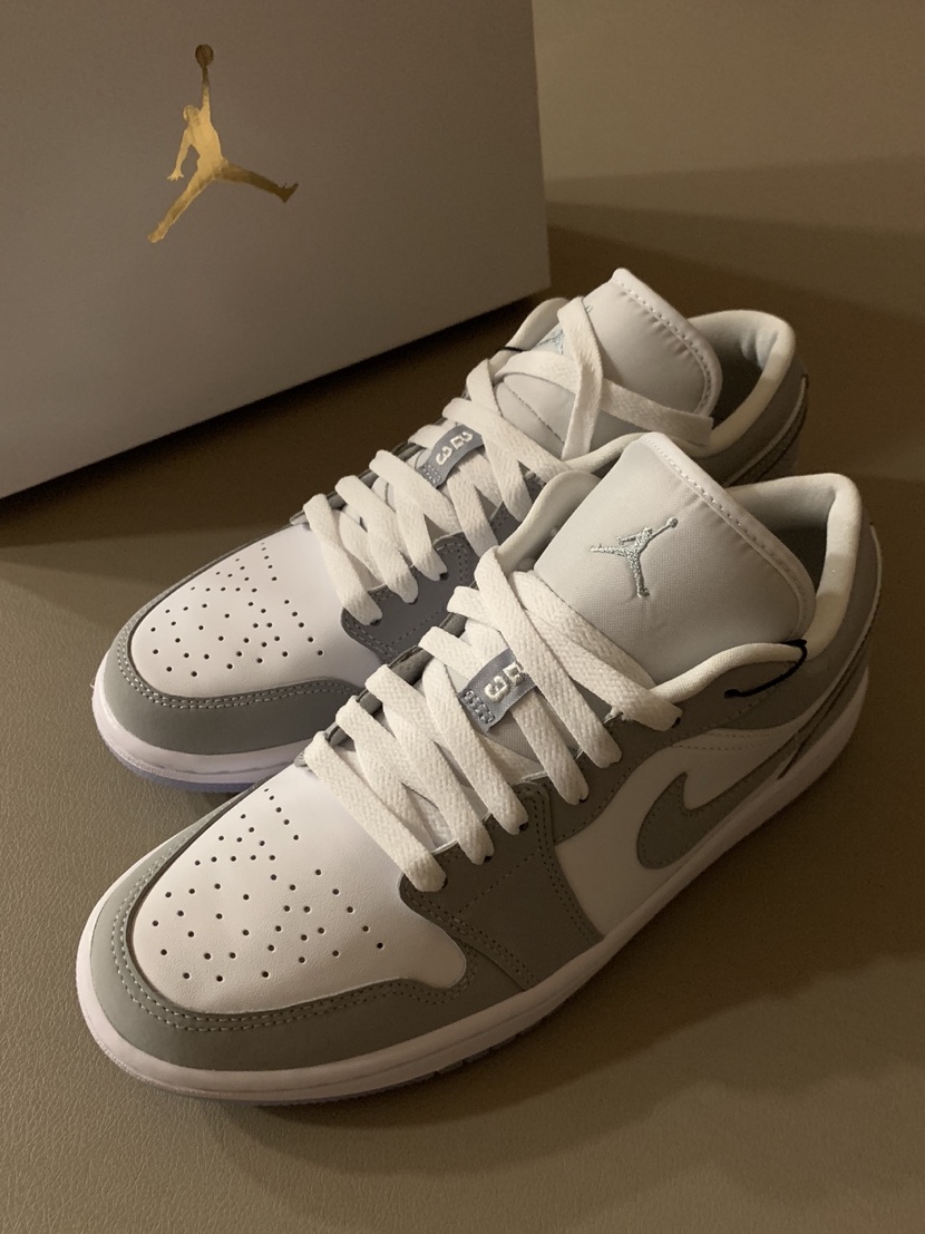 (W) Jordan 1 Low White Wolf Grey 착용 스타일 - 1