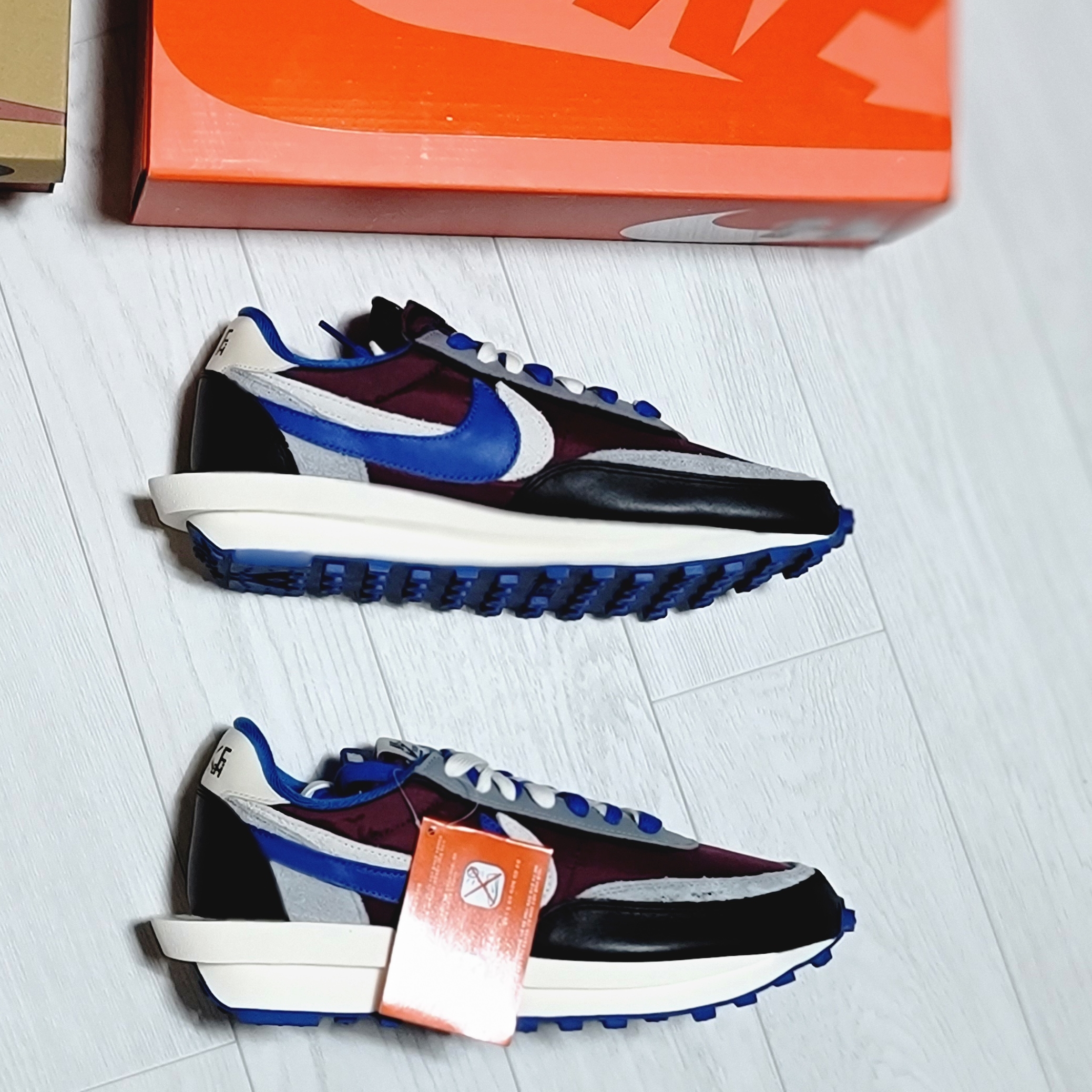 Nike x Sacai x Undercover LDWaffle Night Maroon Team Royal 착용 스타일 - 3