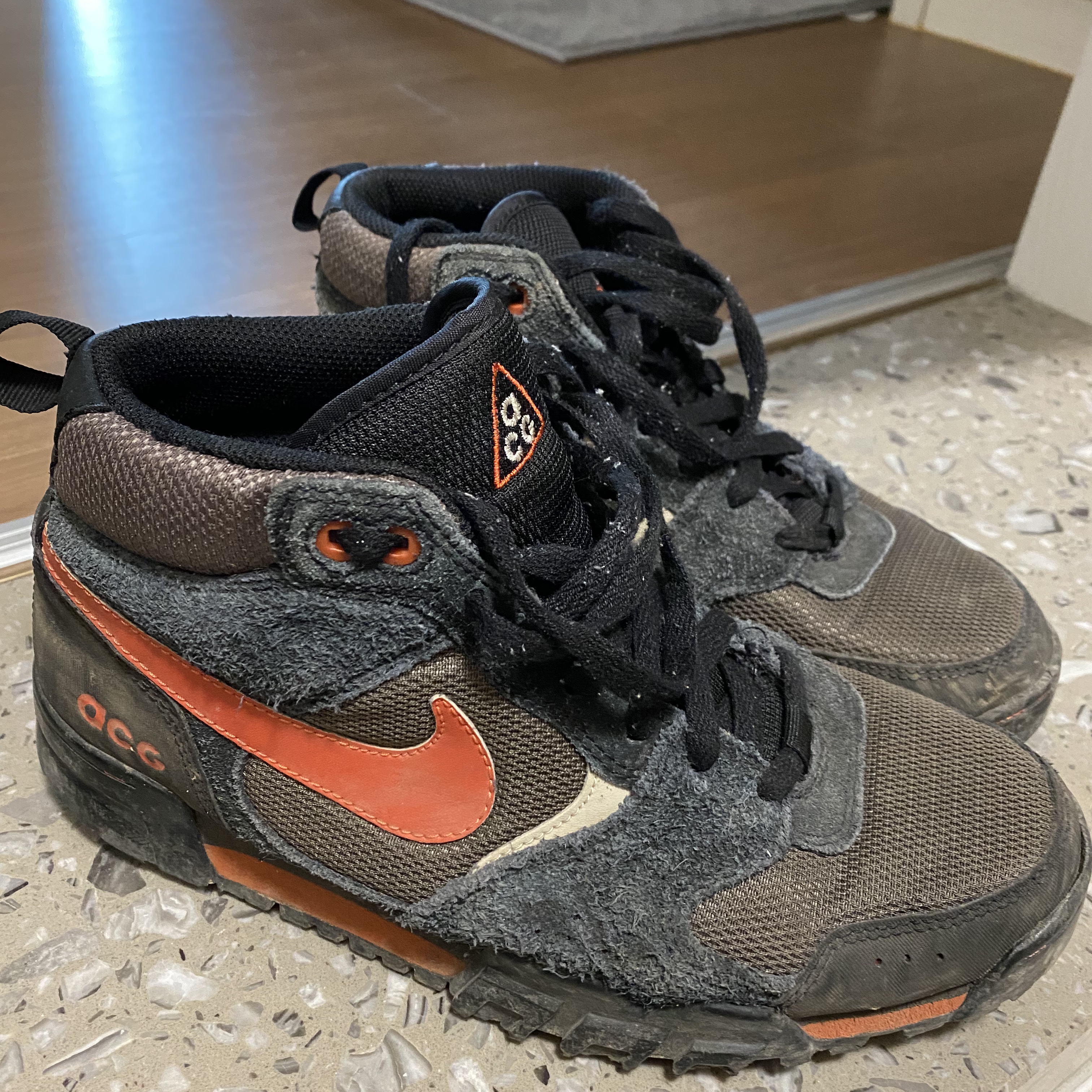 nike acg pyroclast mid