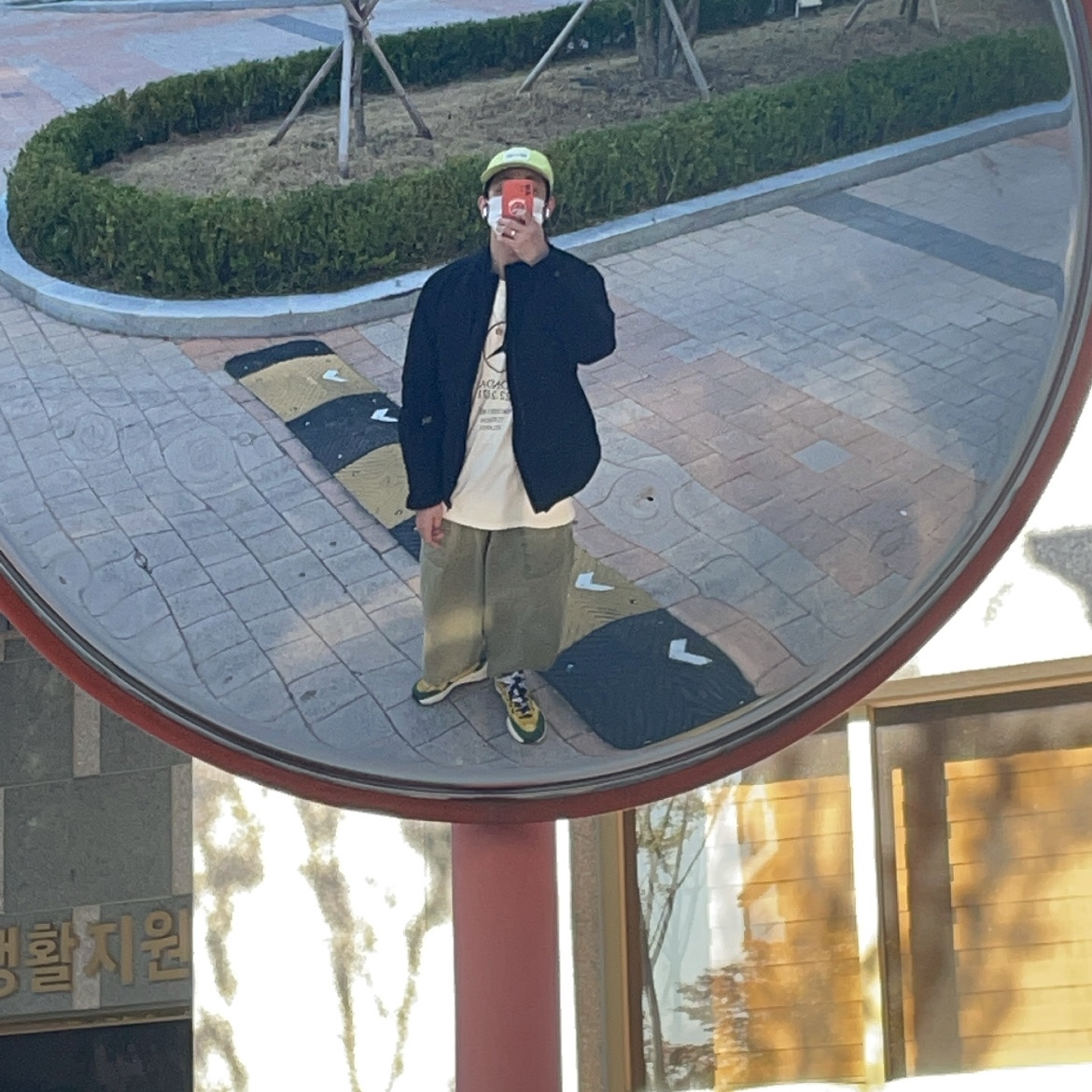 Nike x Sacai VaporWaffle Tour Yellow & Gorge Green Sail 착용 스타일