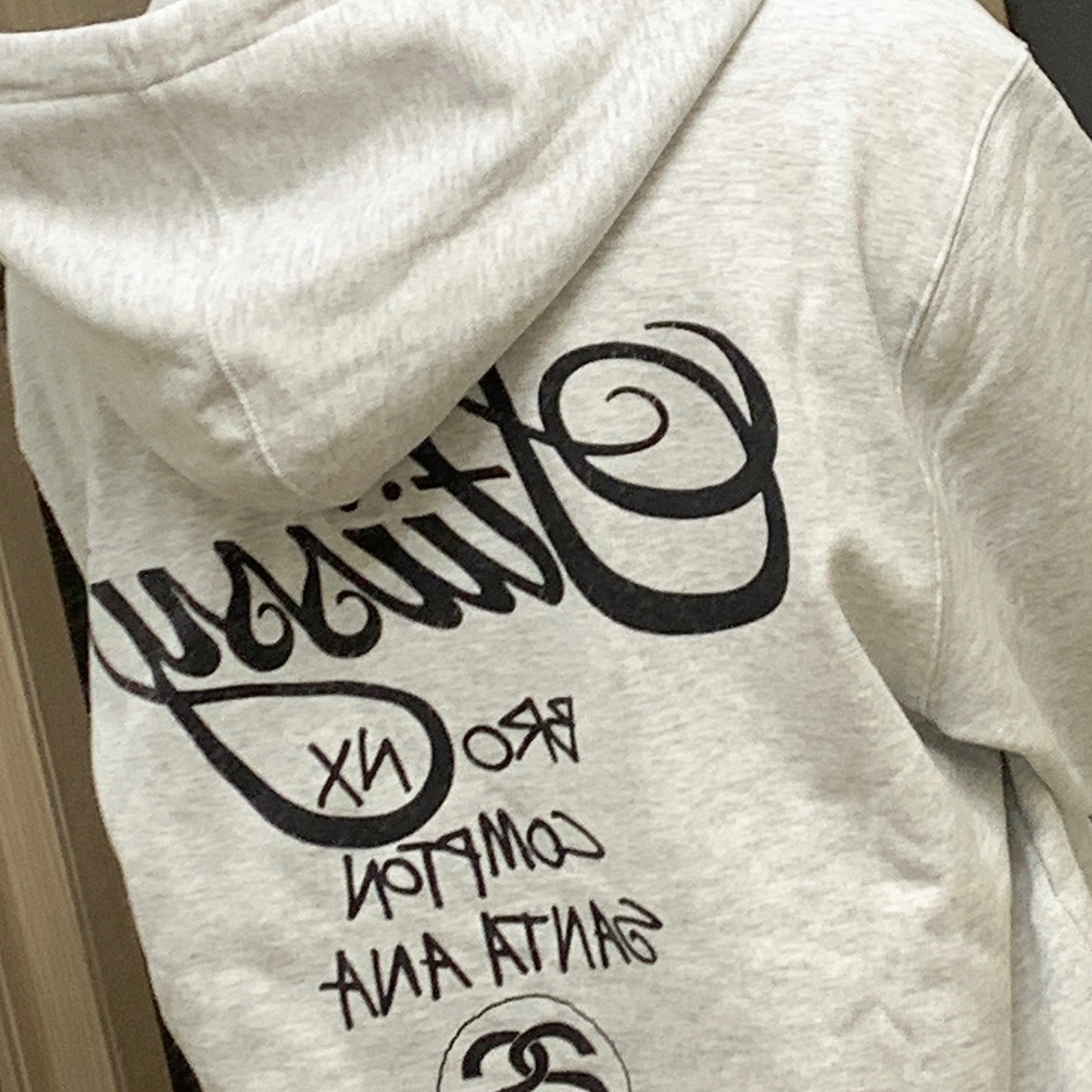 Stussy World Tour Zip Hoodie Ash Heather 2021 착용 스타일 - 2