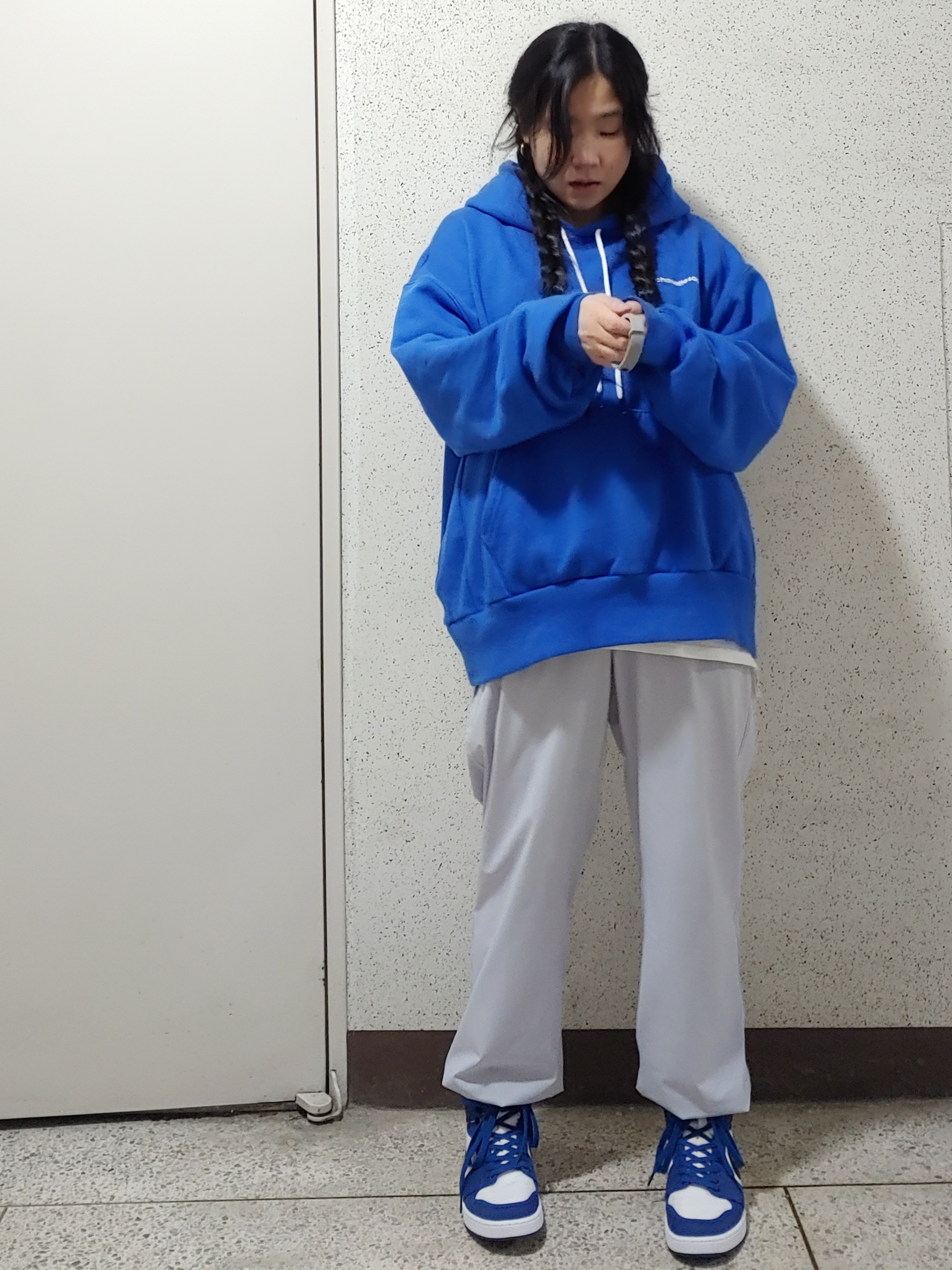 Jordan 1 KO Storm Blue 착용 스타일 - 4