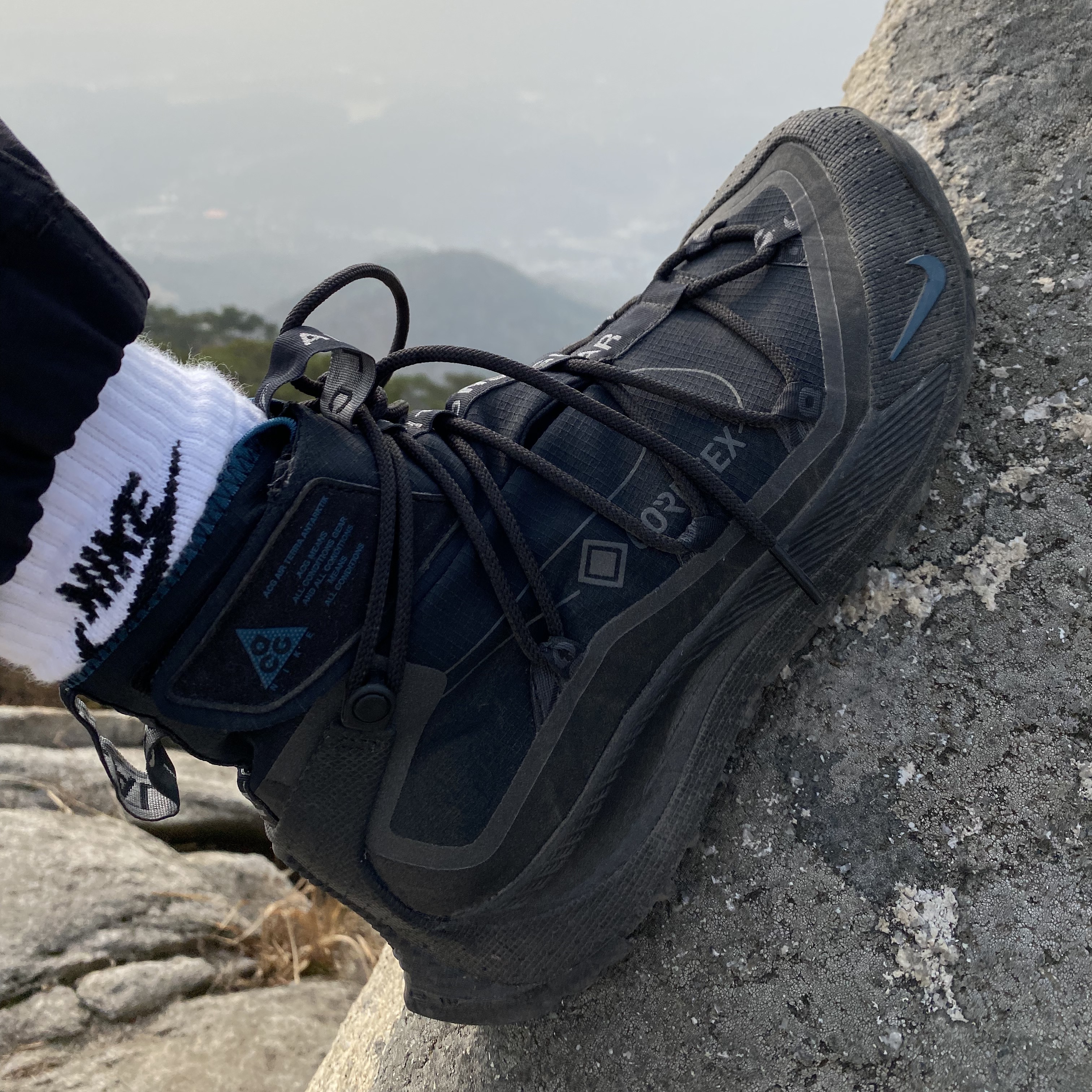 Nike ACG Utility Vest Black Summit White - Asia, Nike ACG Trail Pants Black - Asia 착용 스타일 - 3