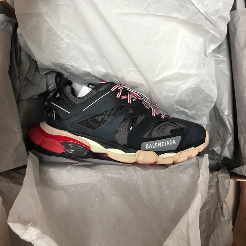 Balenciaga Track Sneakers Black Red 2019 착용 스타일 - 1