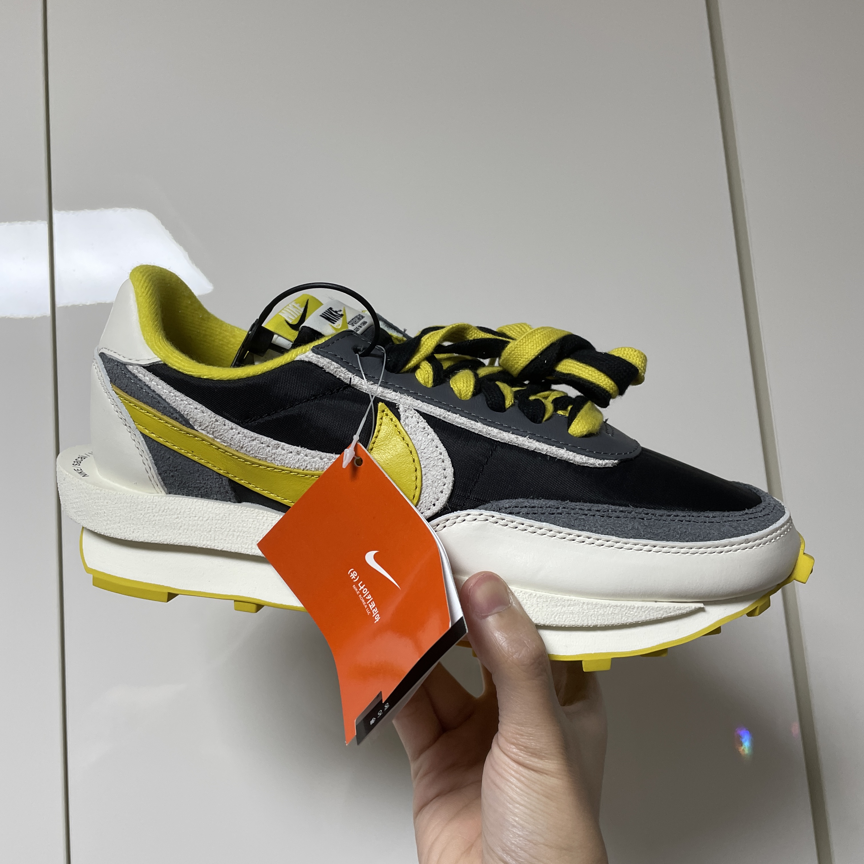Nike x Sacai x Undercover LDWaffle Black Bright Citron 착용 스타일