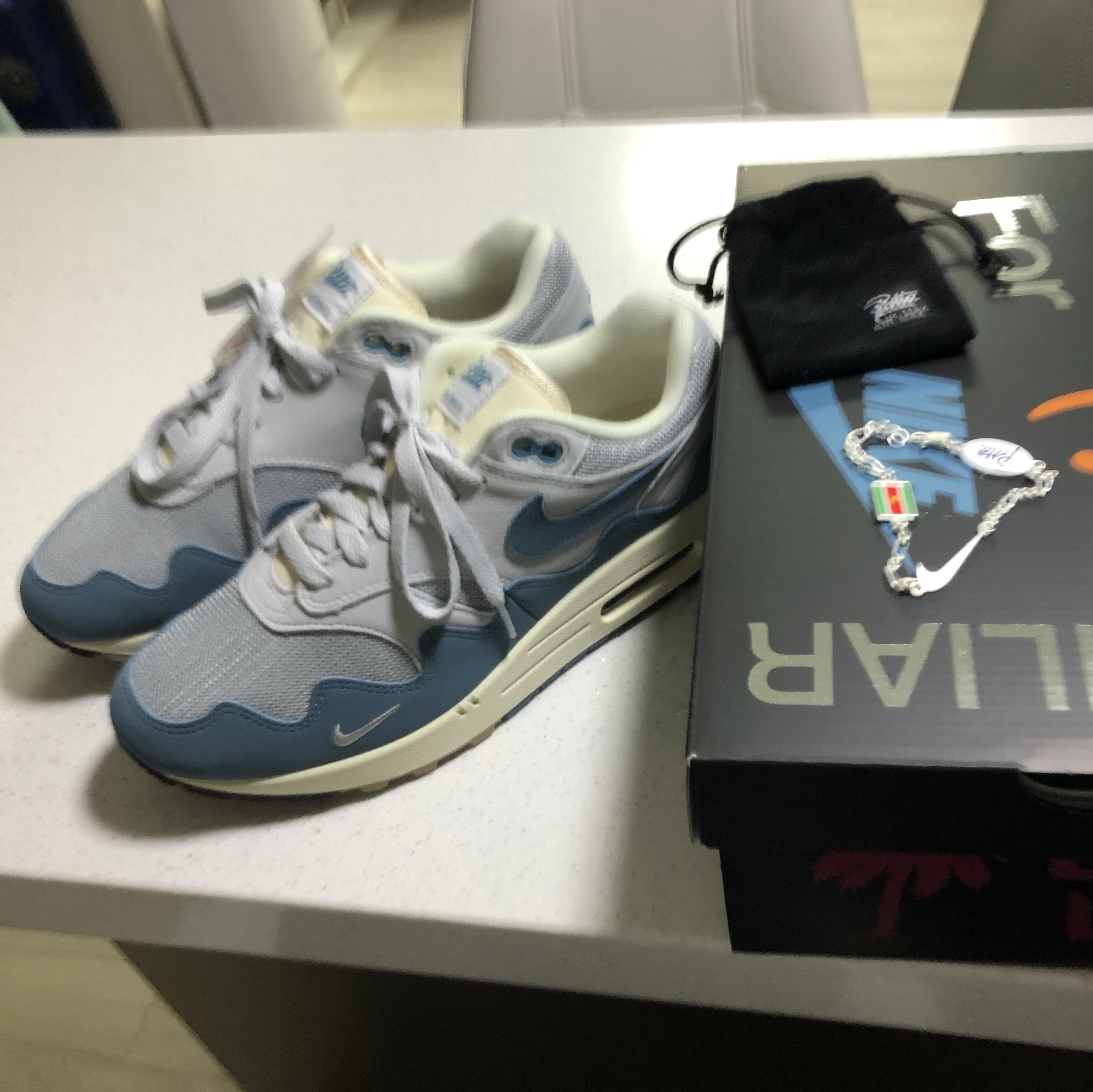 Nike x Patta Air Max 1 Noise Aqua 착용 스타일