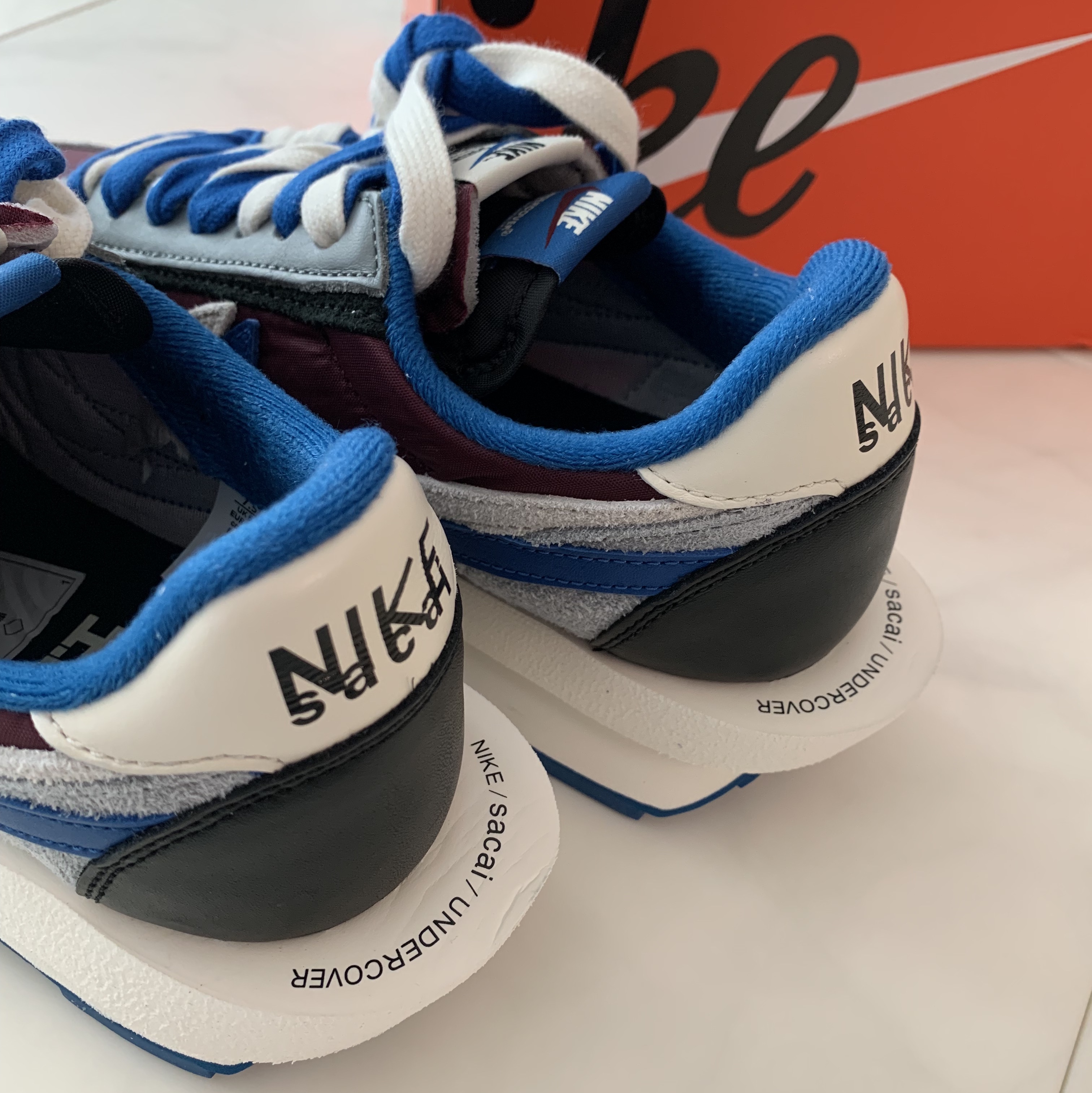 Nike x Sacai x Undercover LDWaffle Night Maroon Team Royal 착용 스타일 - 1
