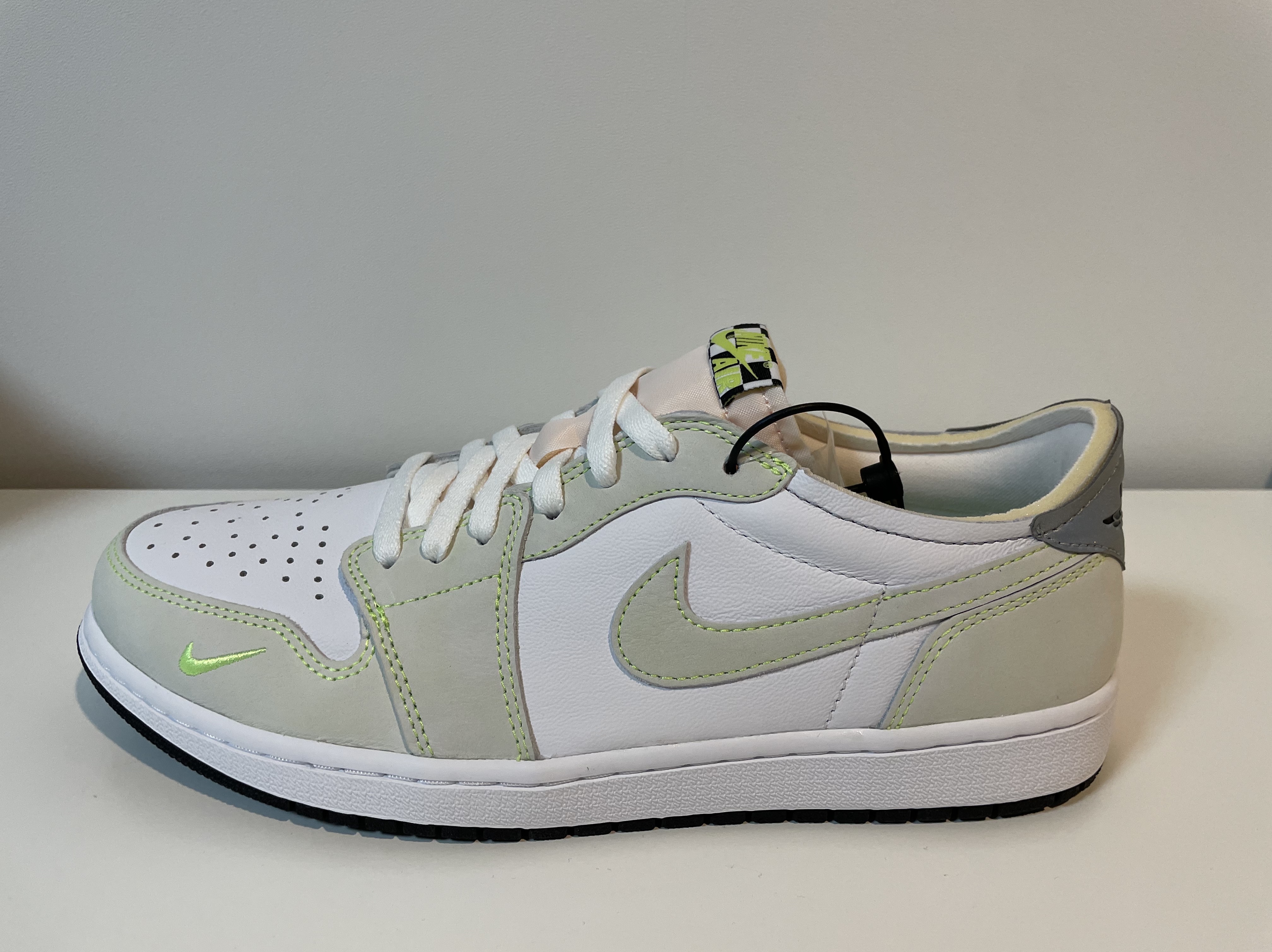 Jordan 1 Low OG Ghost Green 착용 스타일 - 2