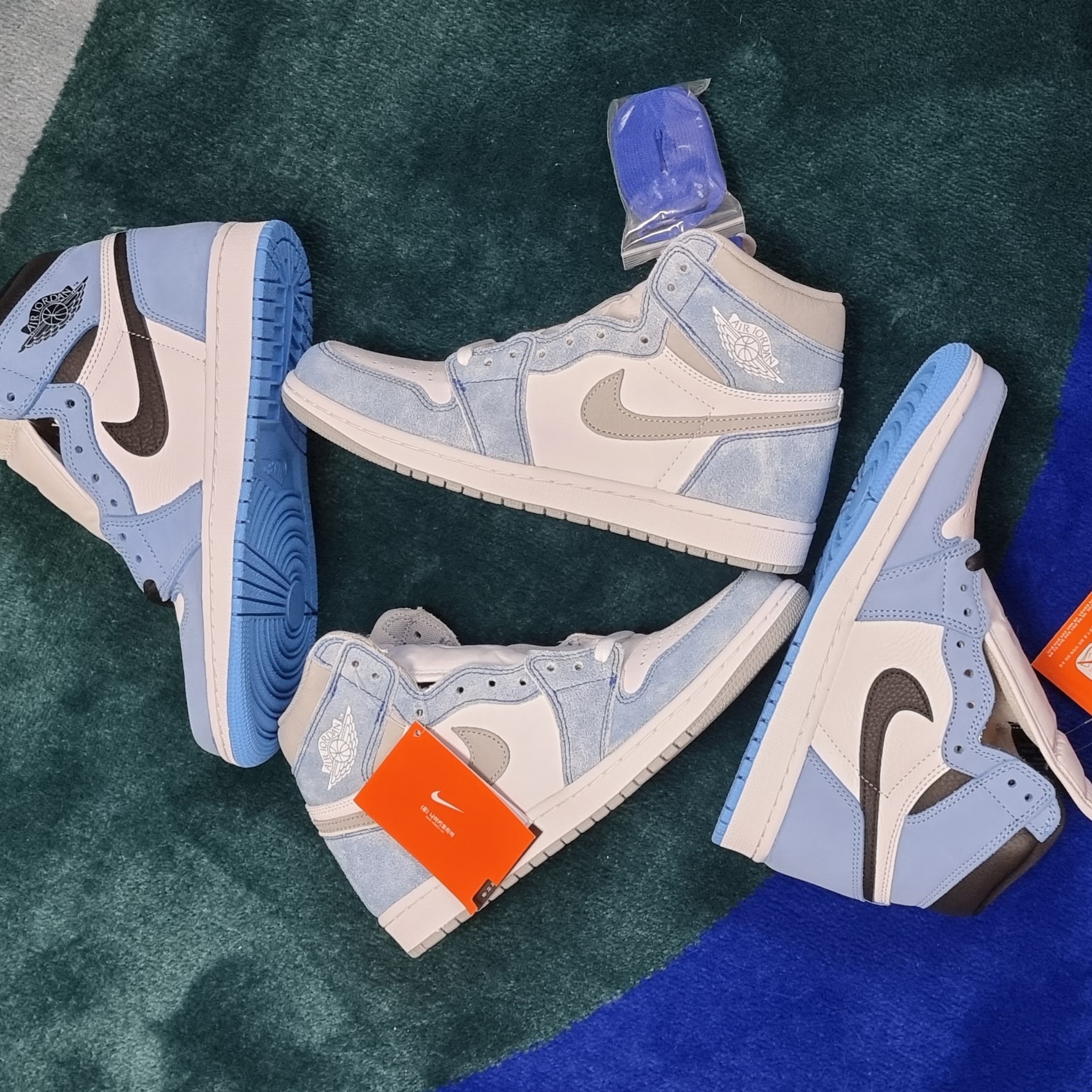 Jordan 1 Retro High OG Hyper Royal, Jordan 1 Retro High OG University Blue 착용 스타일