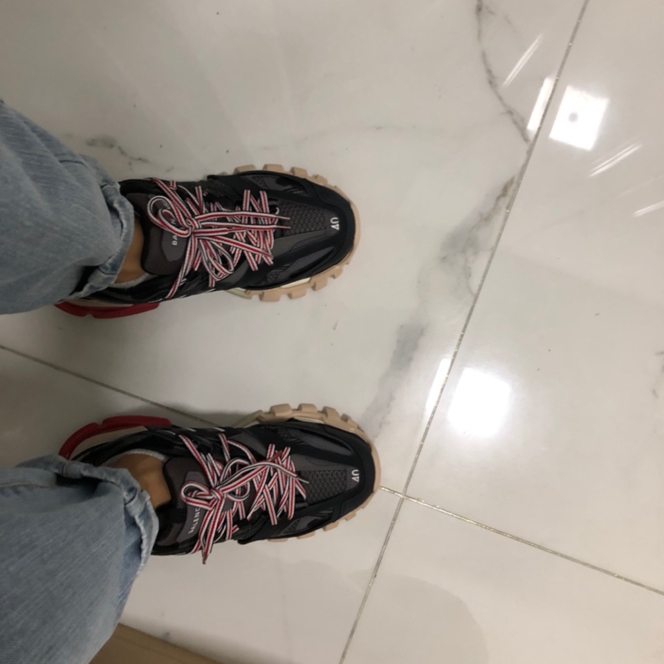 Balenciaga Track Sneakers Black Red 2019 착용 스타일 - 3