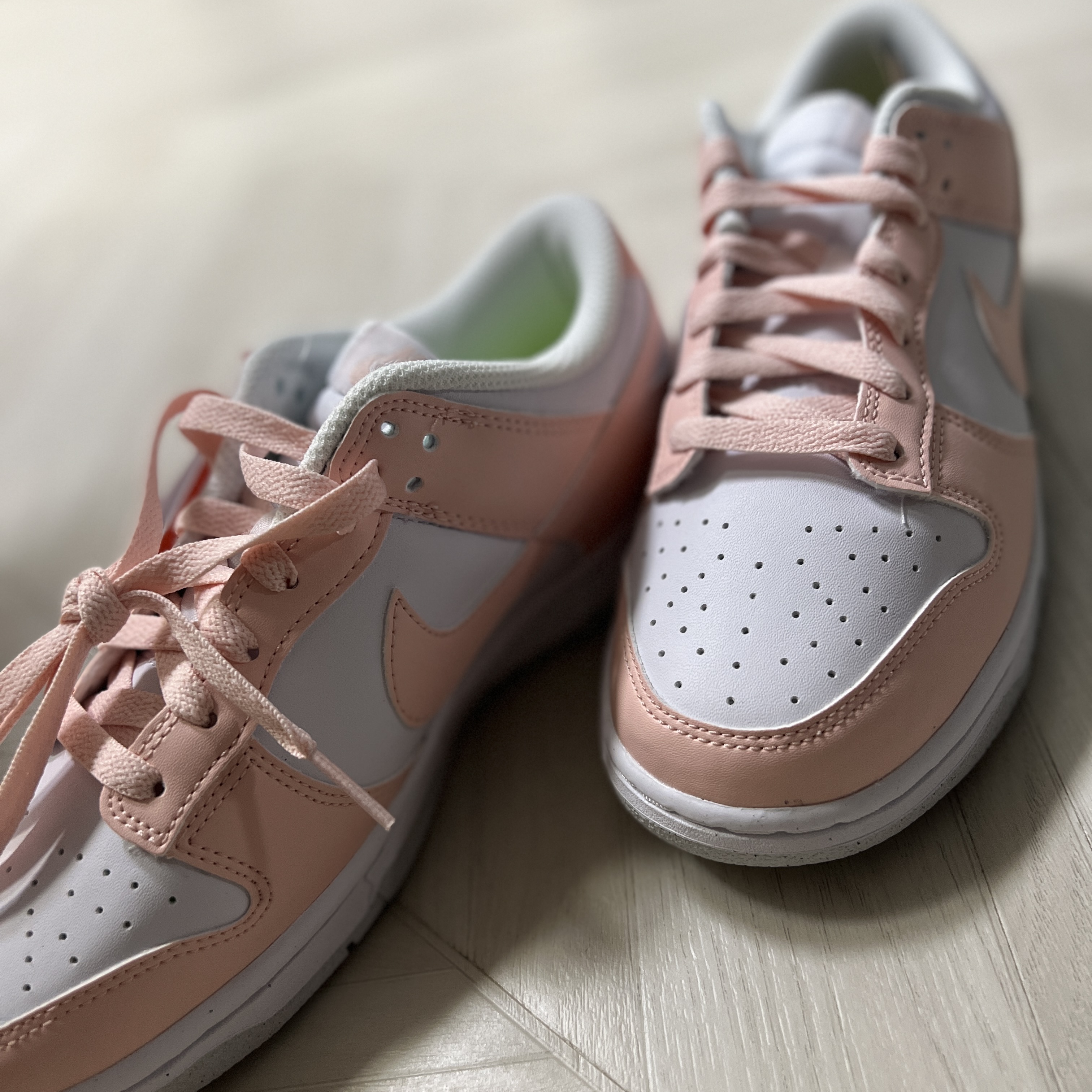 (W) Nike Dunk Low Next Nature Pale Coral 착용 스타일 - 2