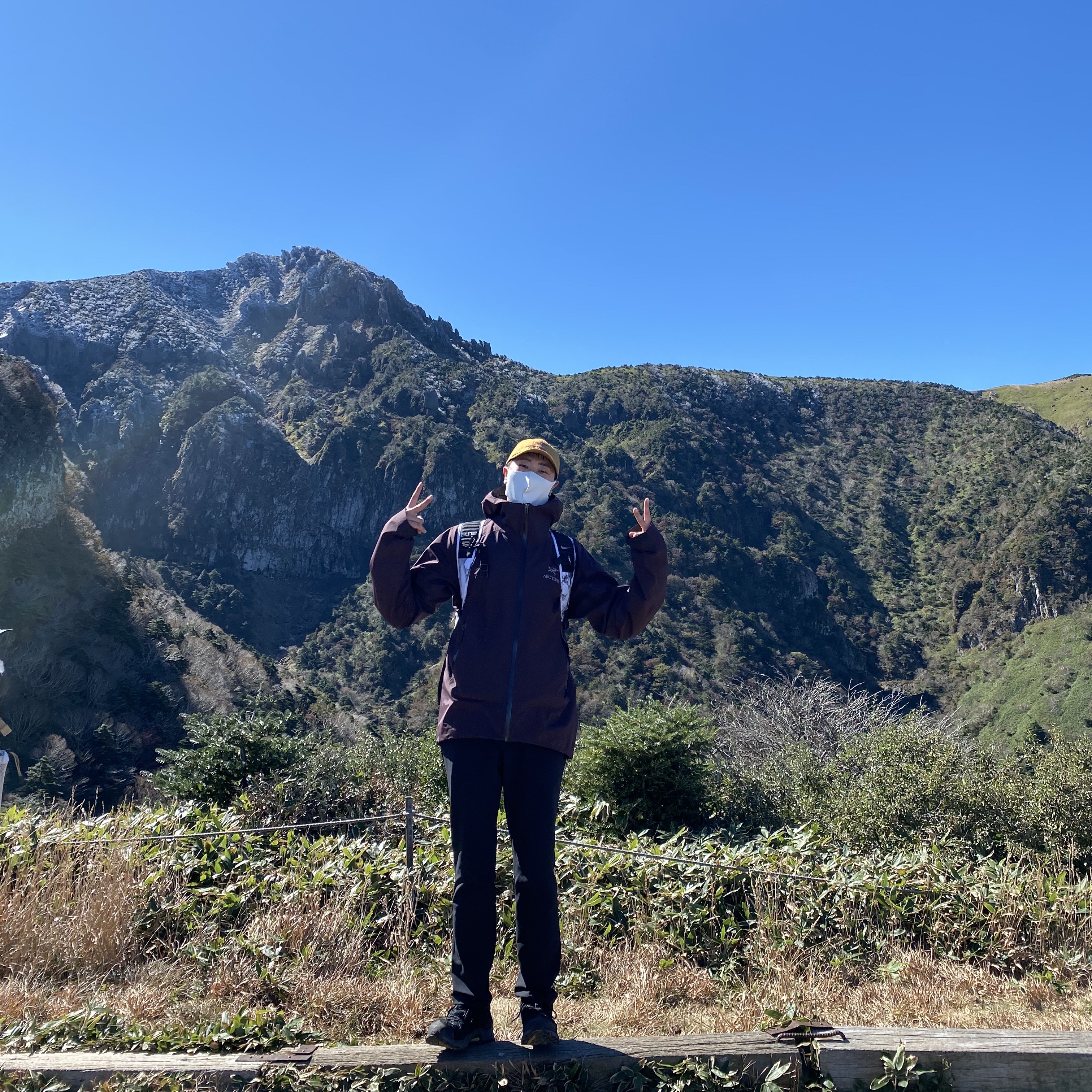 Arc'teryx Zeta SL Jacket Phantasm Flux, Palace x Arc'teryx 6-Panel Gold - 20FW 착용 스타일