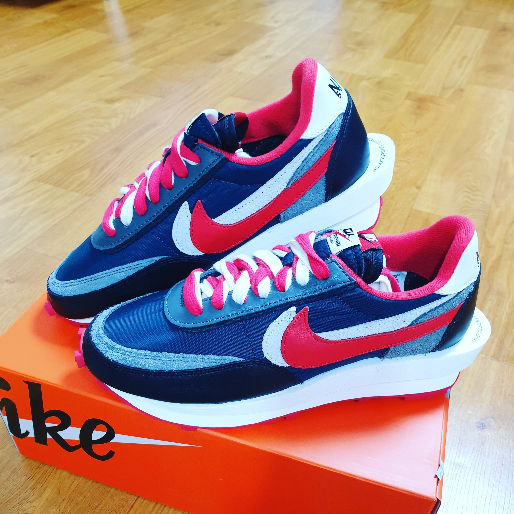 Nike x Sacai x Undercover LDWaffle Midnight Spruce University Red 착용 스타일