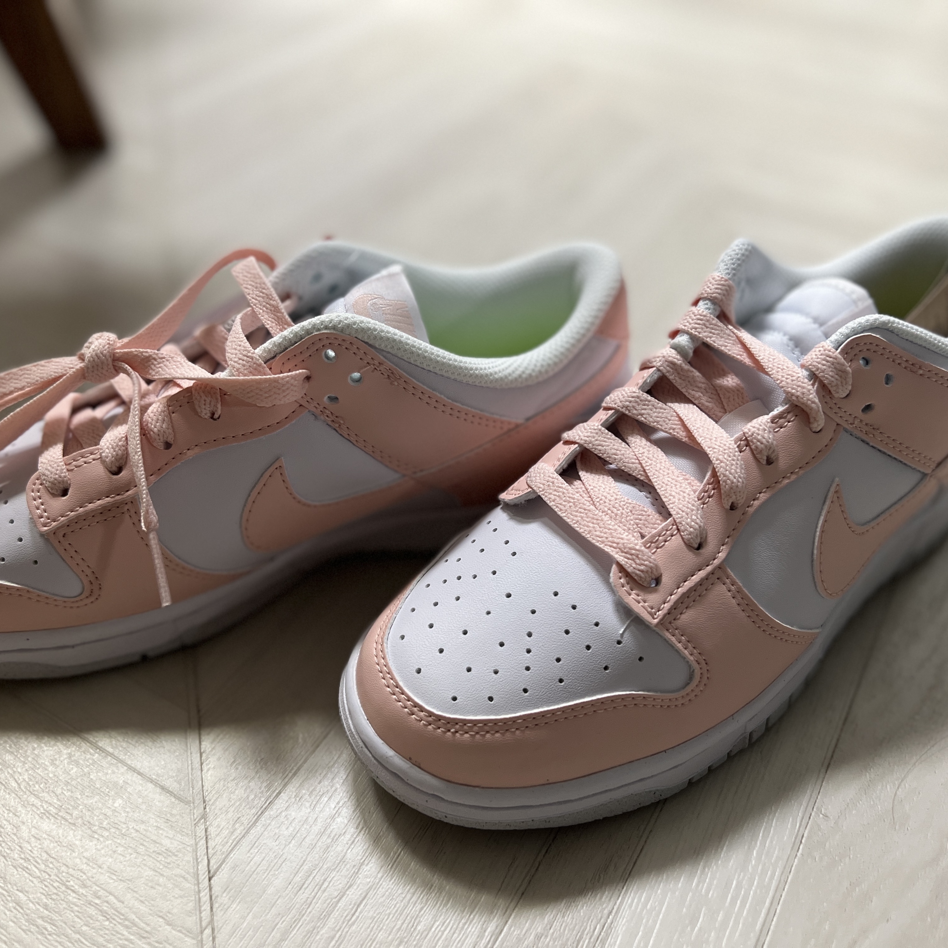 (W) Nike Dunk Low Next Nature Pale Coral 착용 스타일 - 1