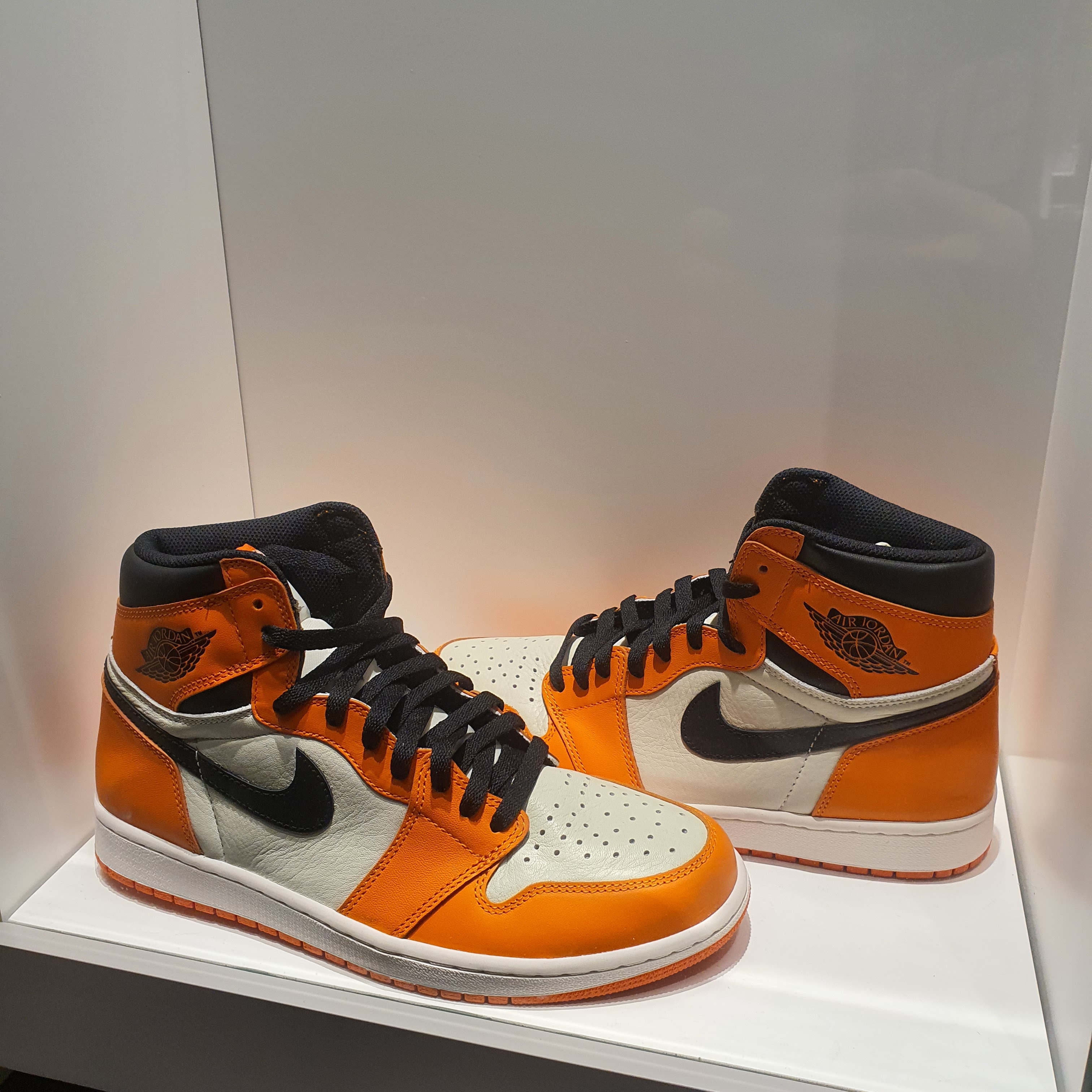 Jordan 1 Retro High OG Reverse Shattered Backboard, Nike x Tom Sachs Mars Yard Shoe 2.0 Space Camp 착용 스타일 - 1