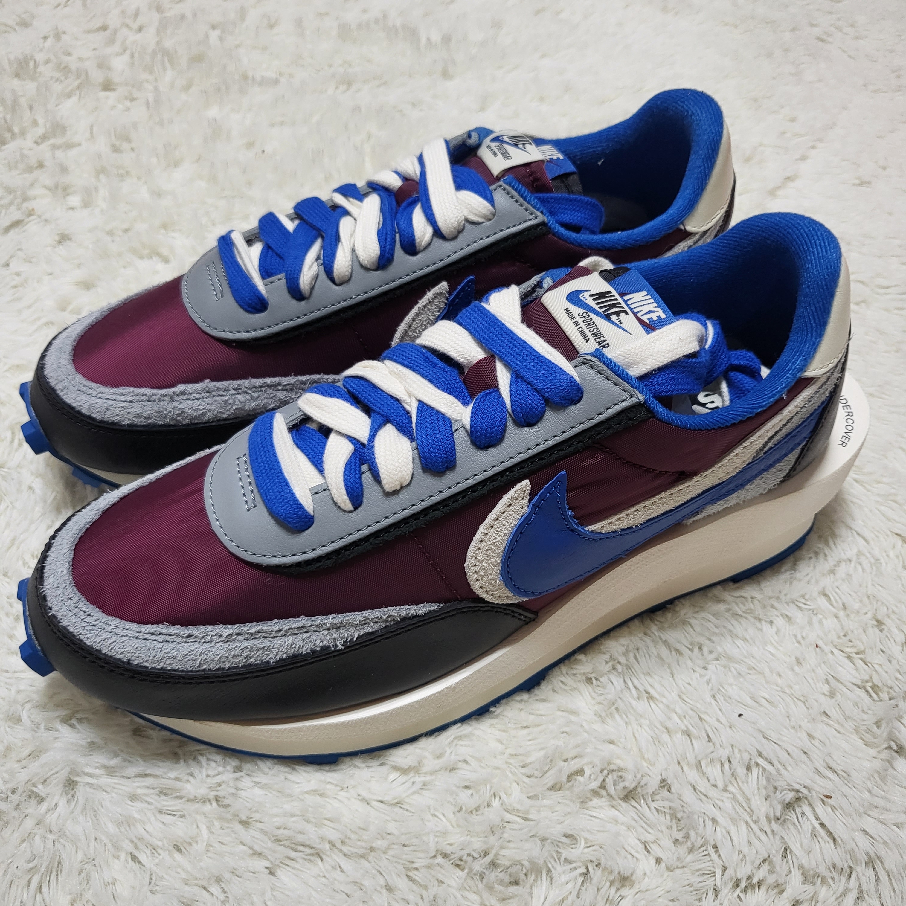 Nike x Sacai x Undercover LDWaffle Night Maroon Team Royal 착용 스타일 - 1