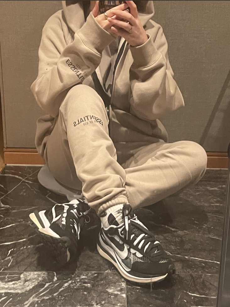 Essentials 3D Silicon Applique Full Zip Up Hoodie String - 20SS, Essentials Sweatpants String Tan - 20SS 착용 스타일 - 1