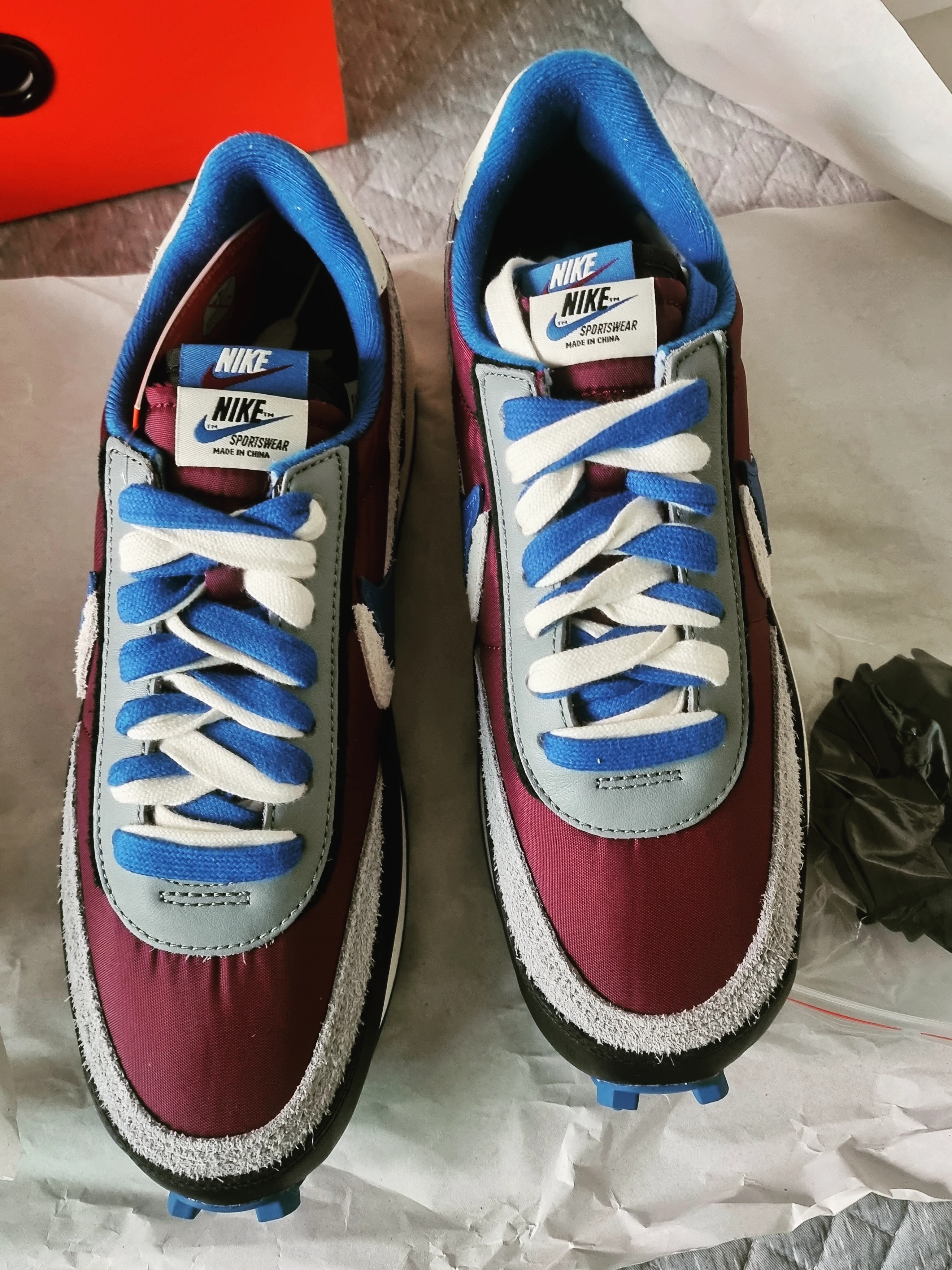 Nike x Sacai x Undercover LDWaffle Night Maroon Team Royal 착용 스타일