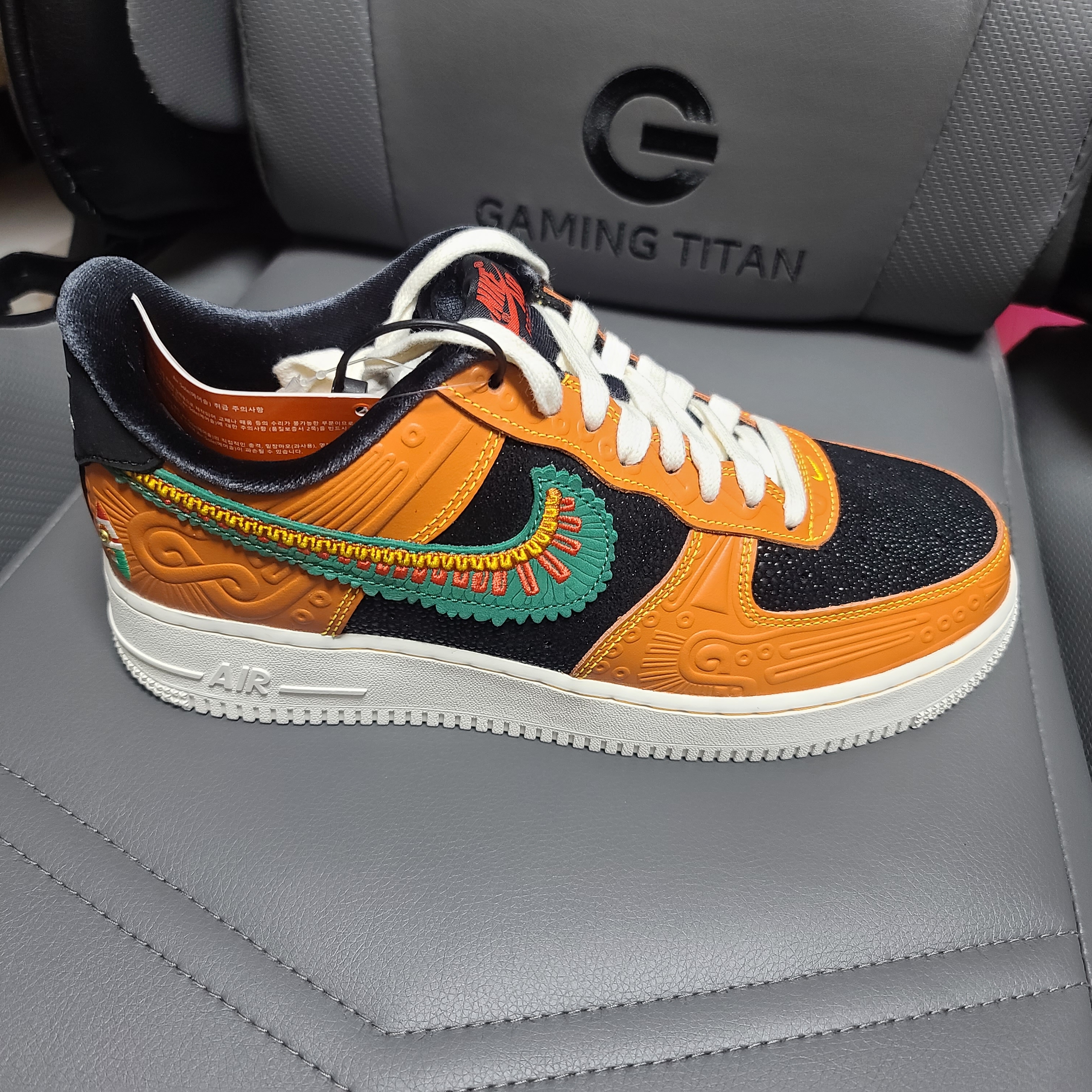 Nike Air Force 1 '07 LX Siempre Familia 착용 스타일
