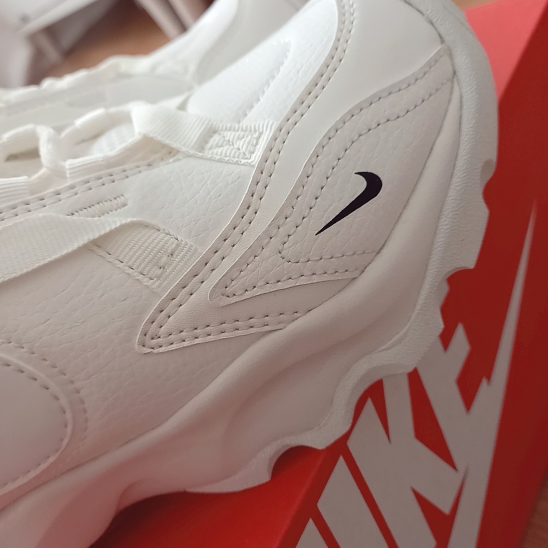 (W) Nike TC 7900 Summit White 착용 스타일 - 3